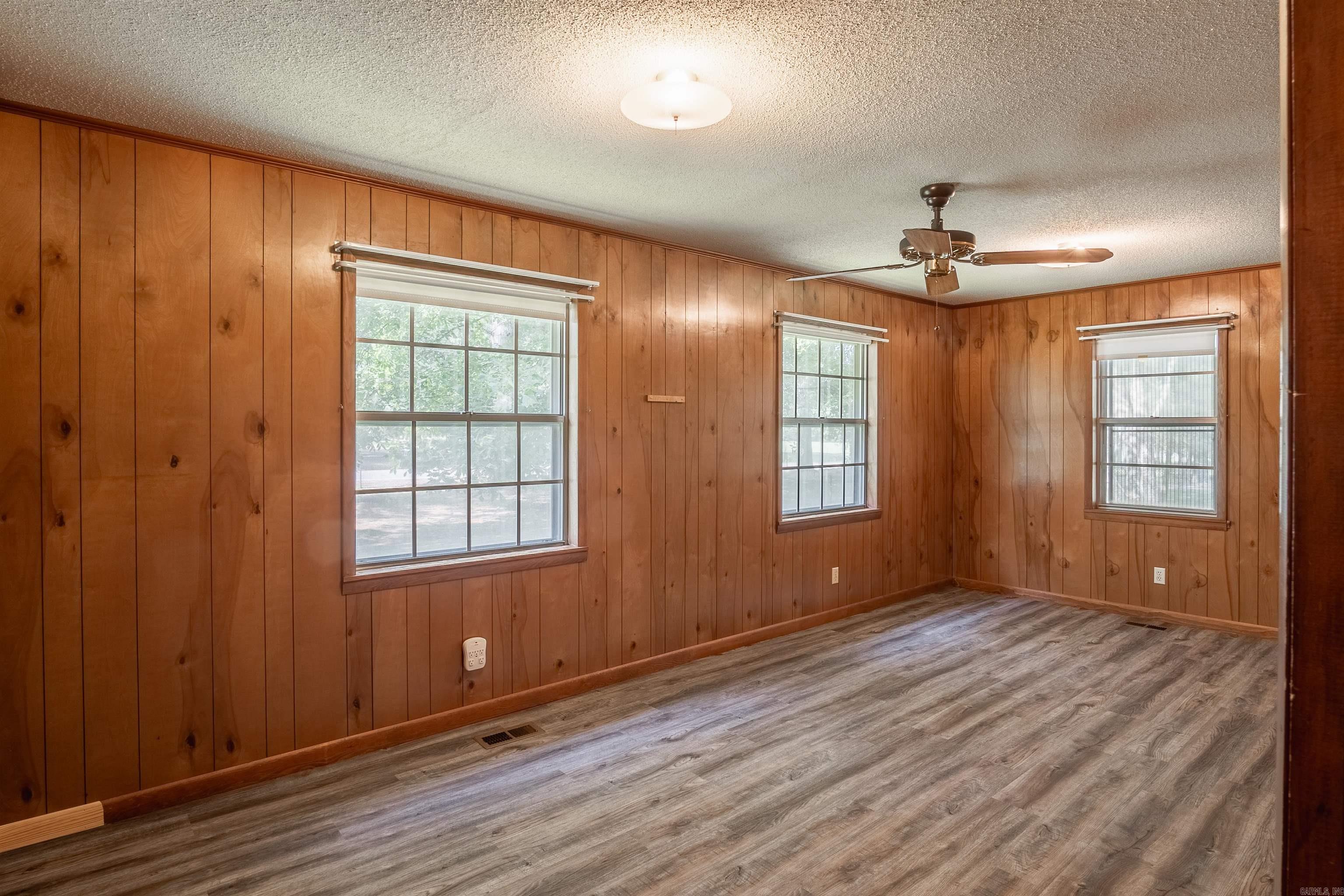 5906 W Republican Road