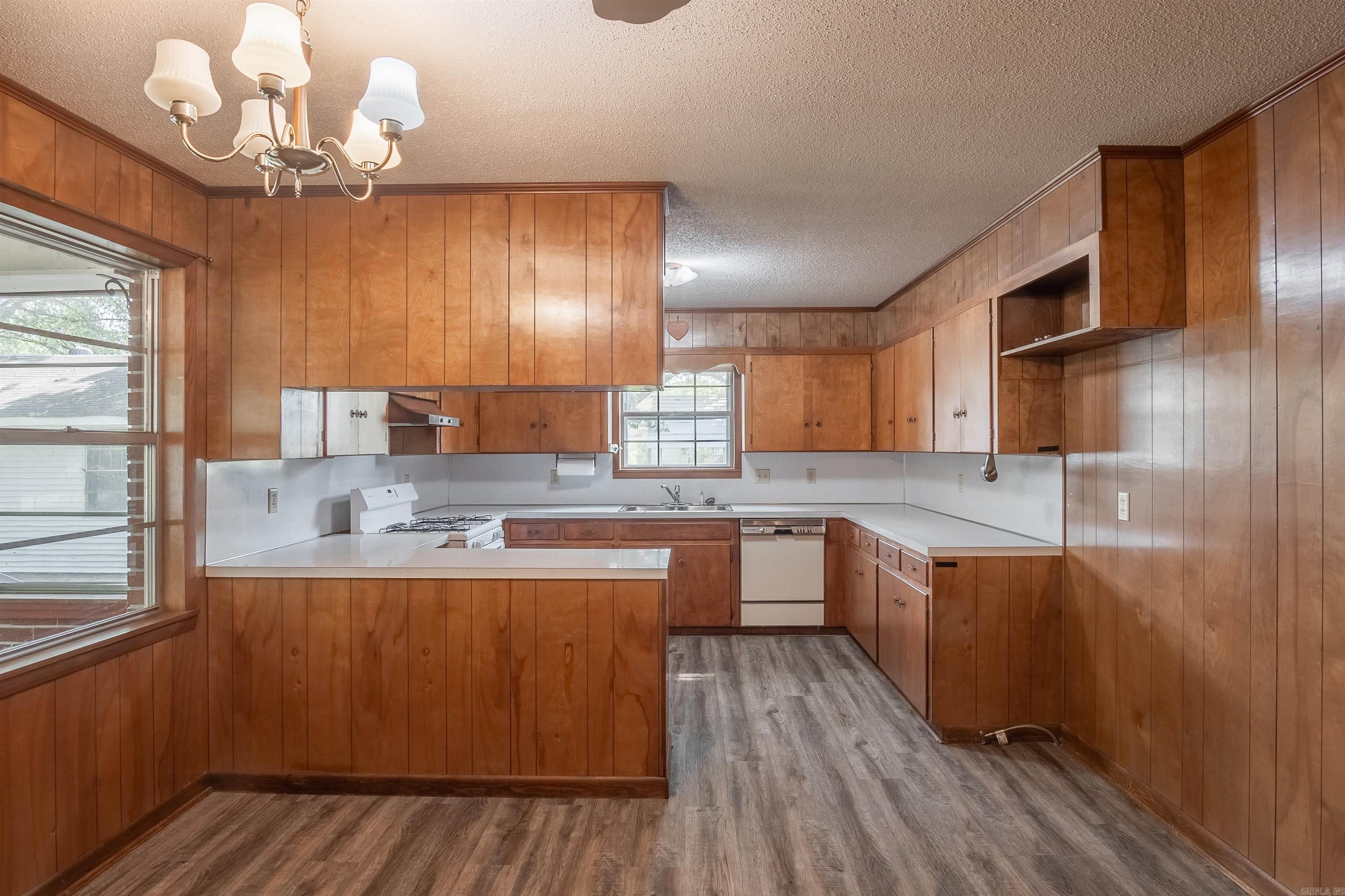 5906 W Republican Road