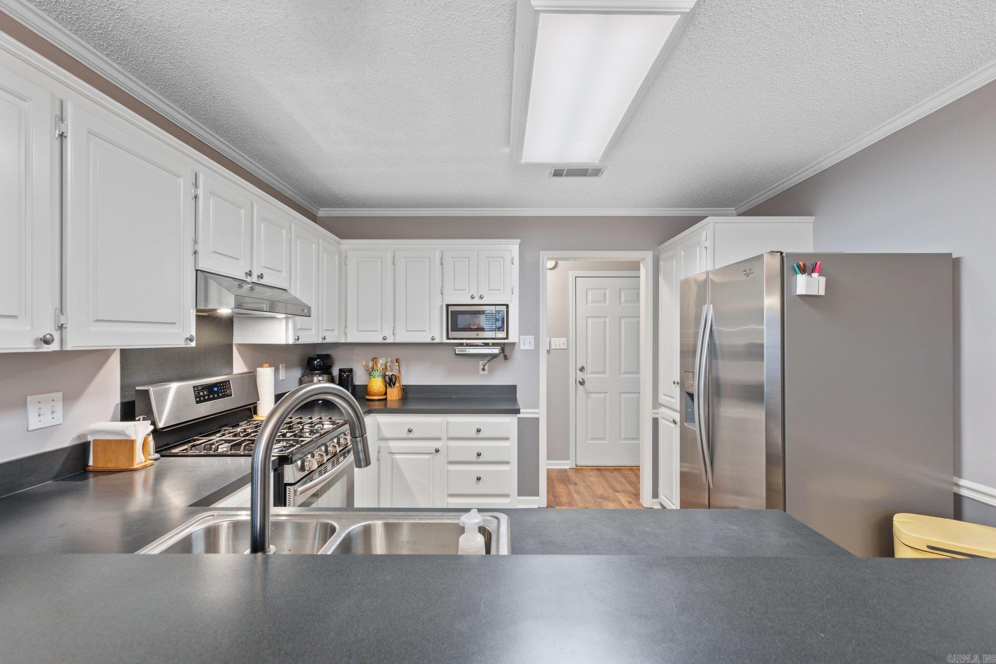 2801 Mount Vernon Drive