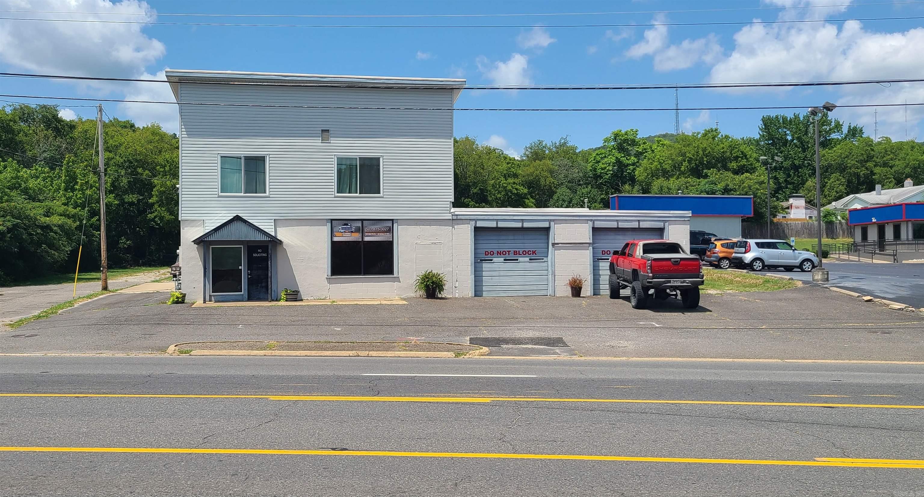 1610 Albert Pike Road