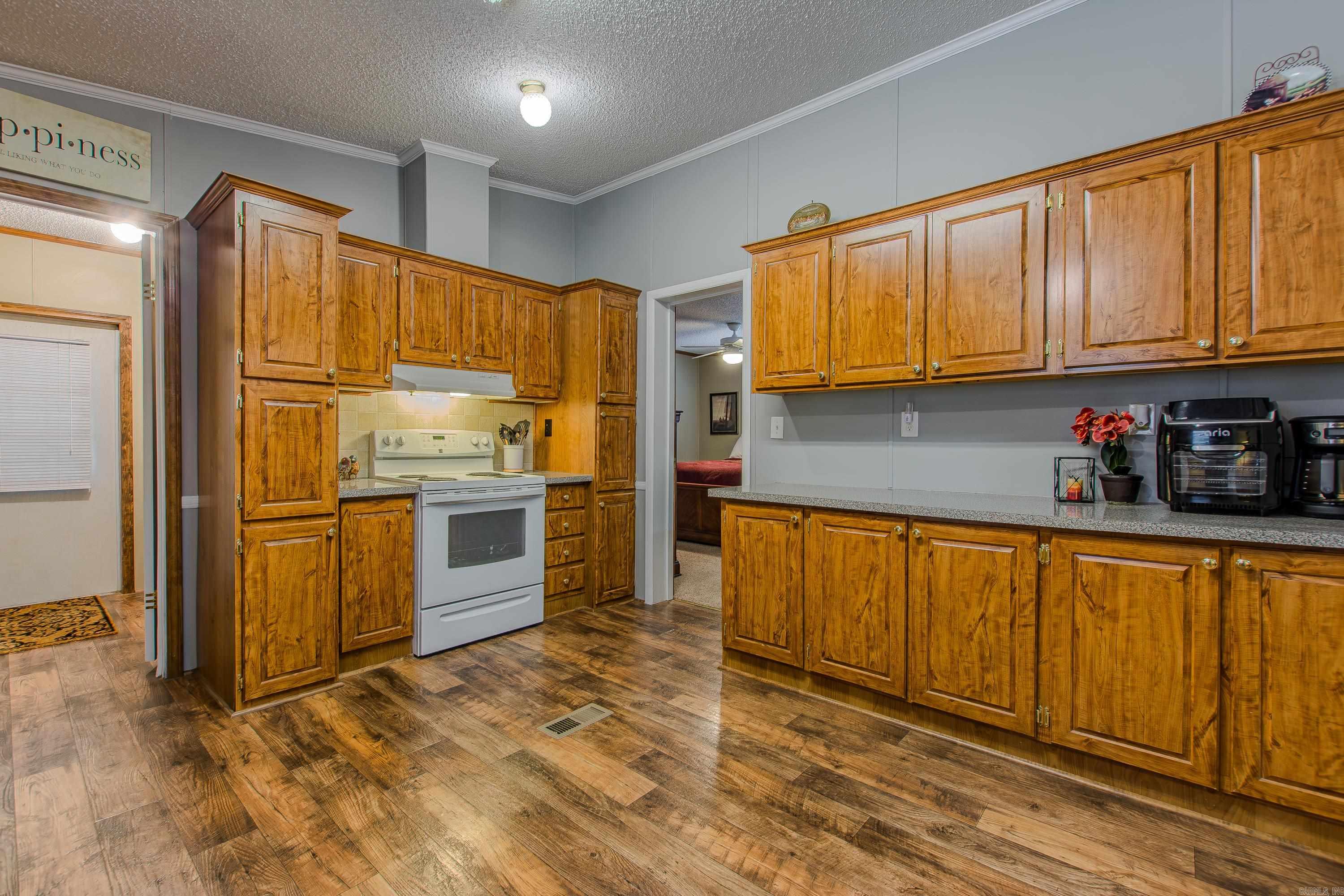 4624 N Detonti Road