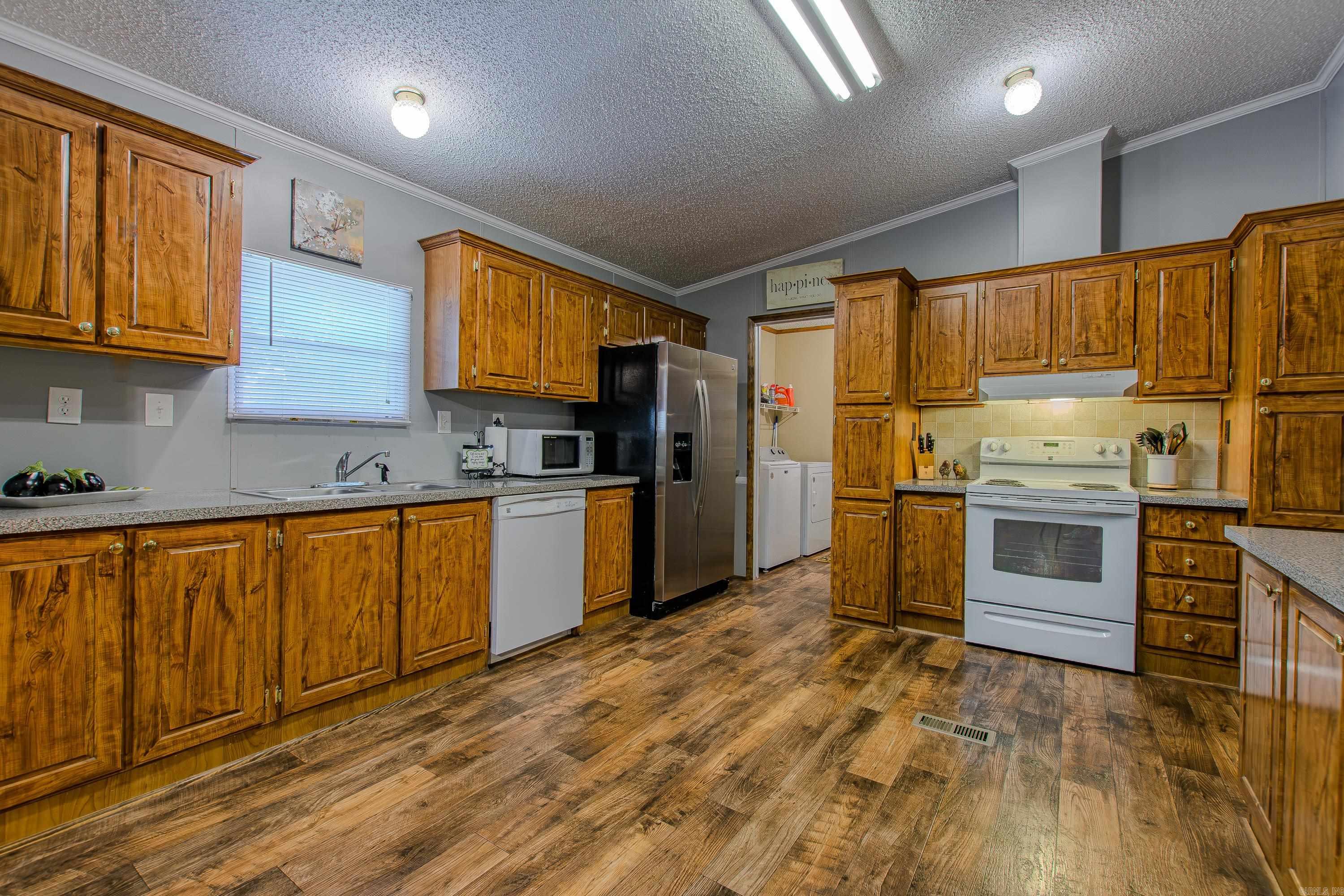 4624 N Detonti Road
