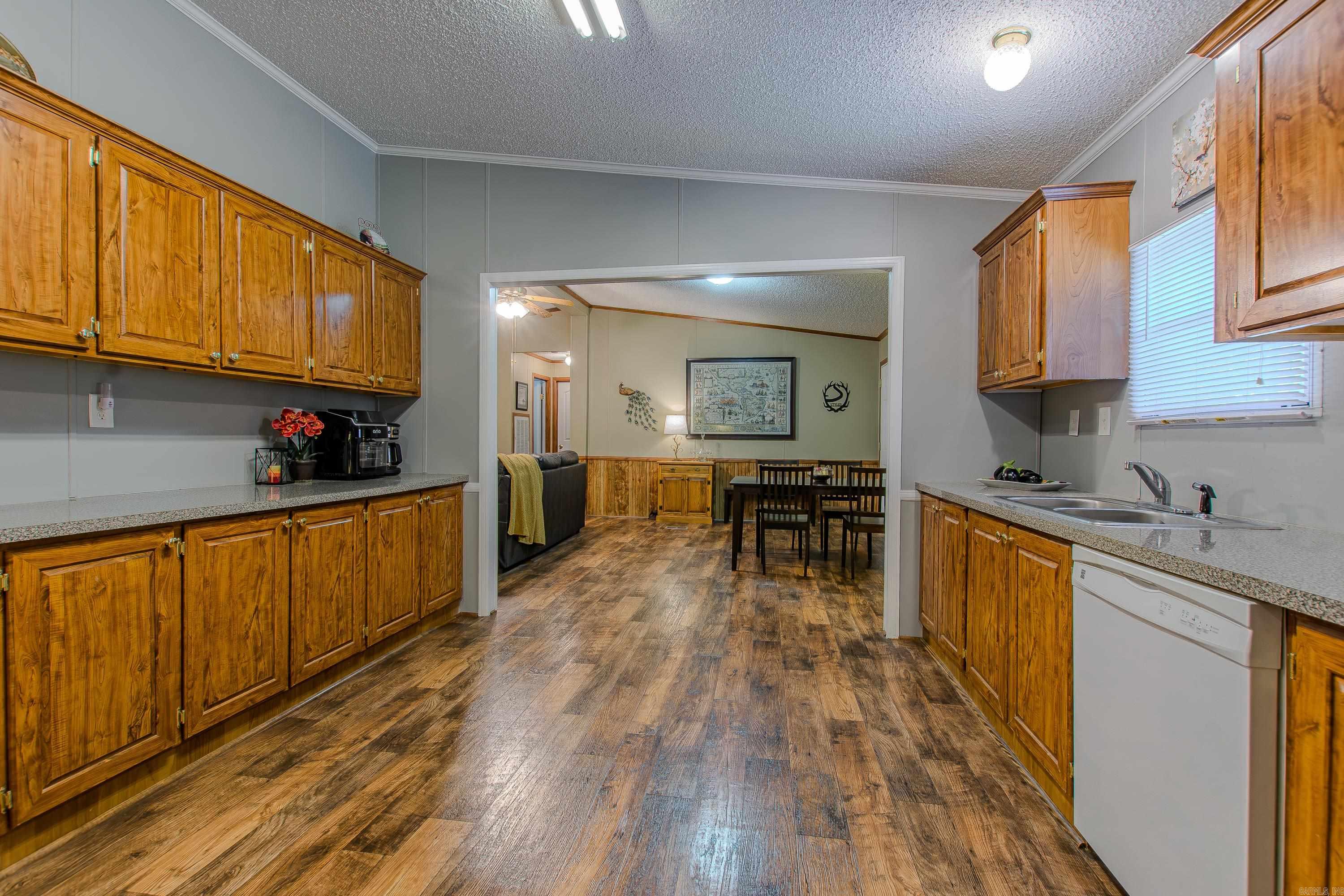 4624 N Detonti Road