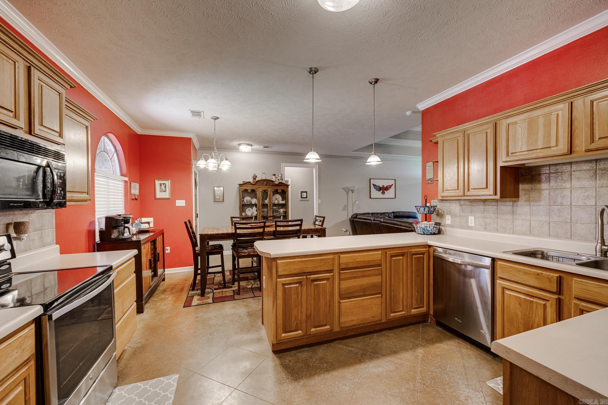 1405 Champions Drive