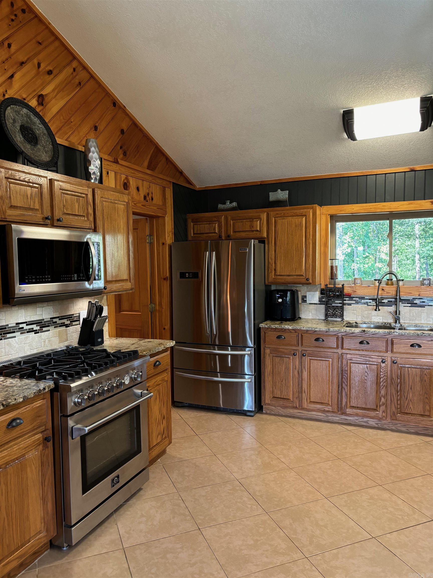 221 Muddy Creek Cove