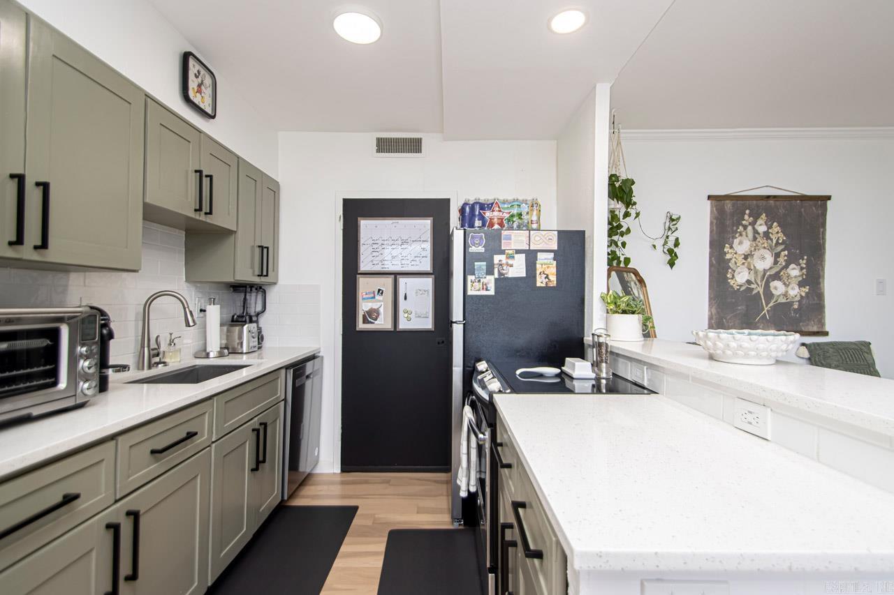 700 E 9Th Street Unit: 4D