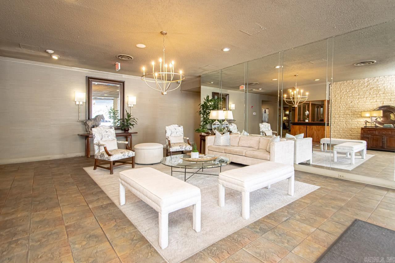 700 E 9Th Street Unit: 4D