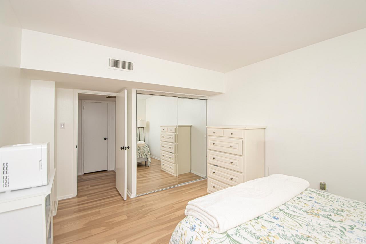 700 E 9Th Street Unit: 4D