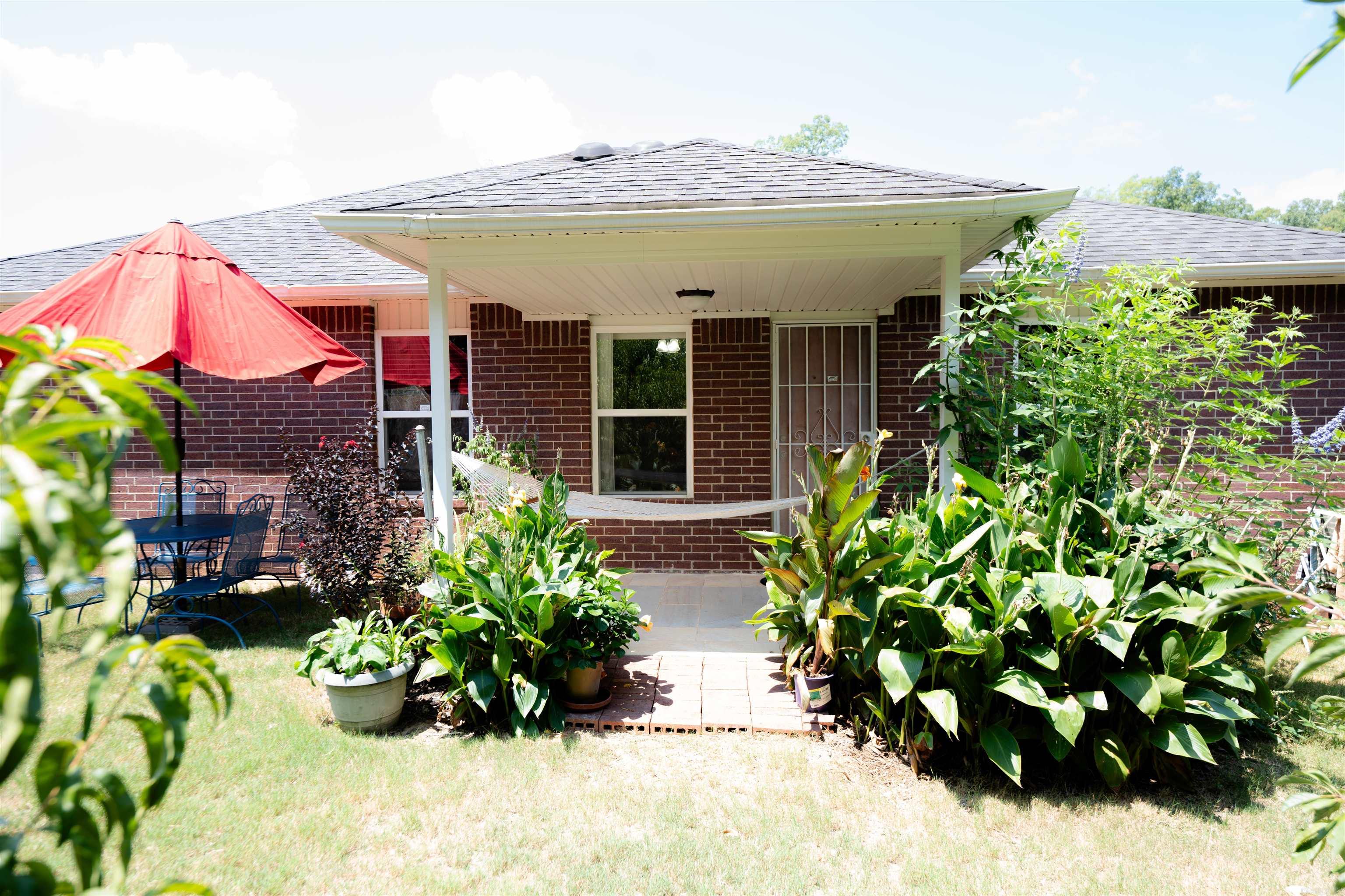 9112 Pleasant Valley Drive