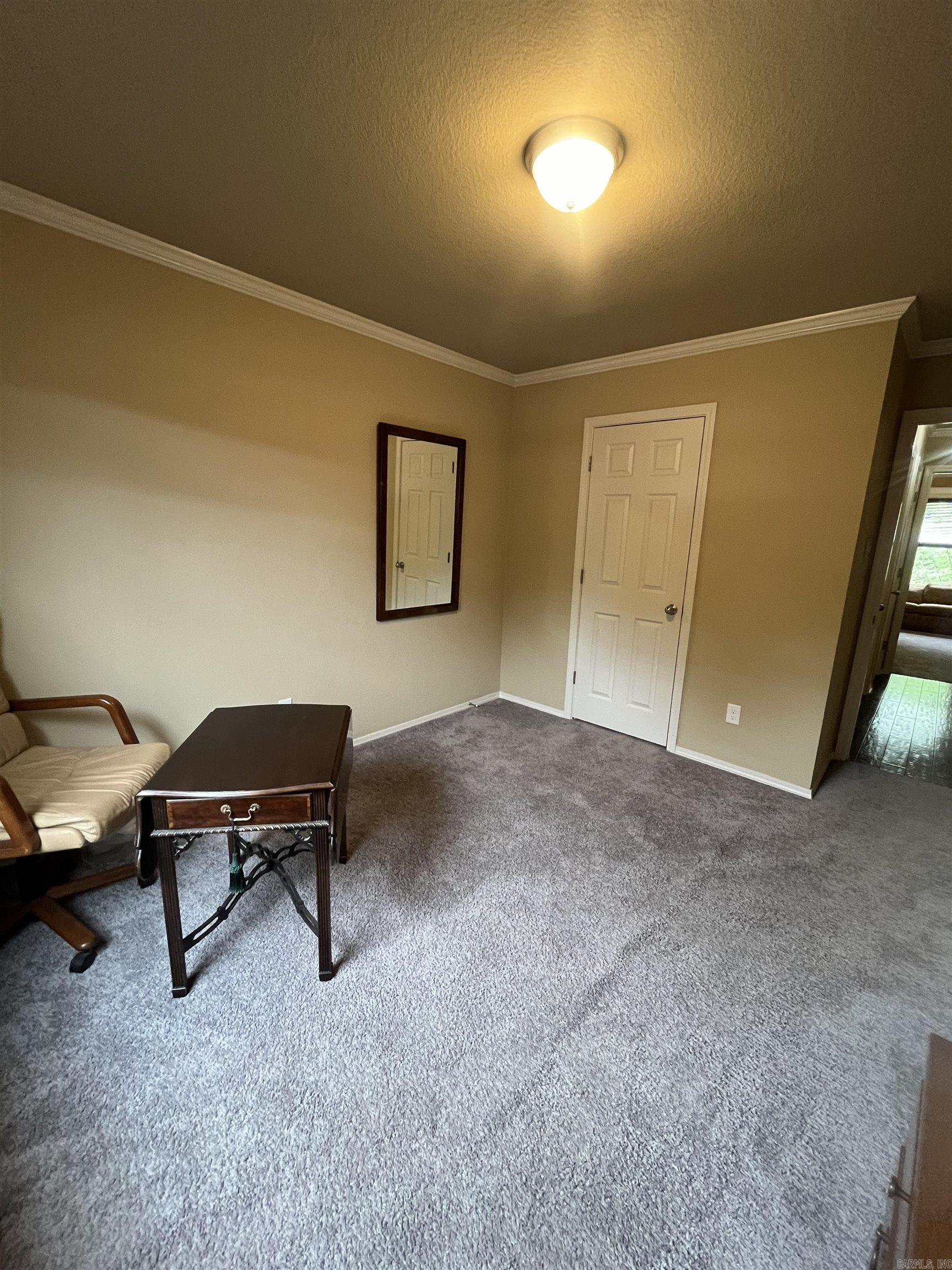 9112 Pleasant Valley Drive