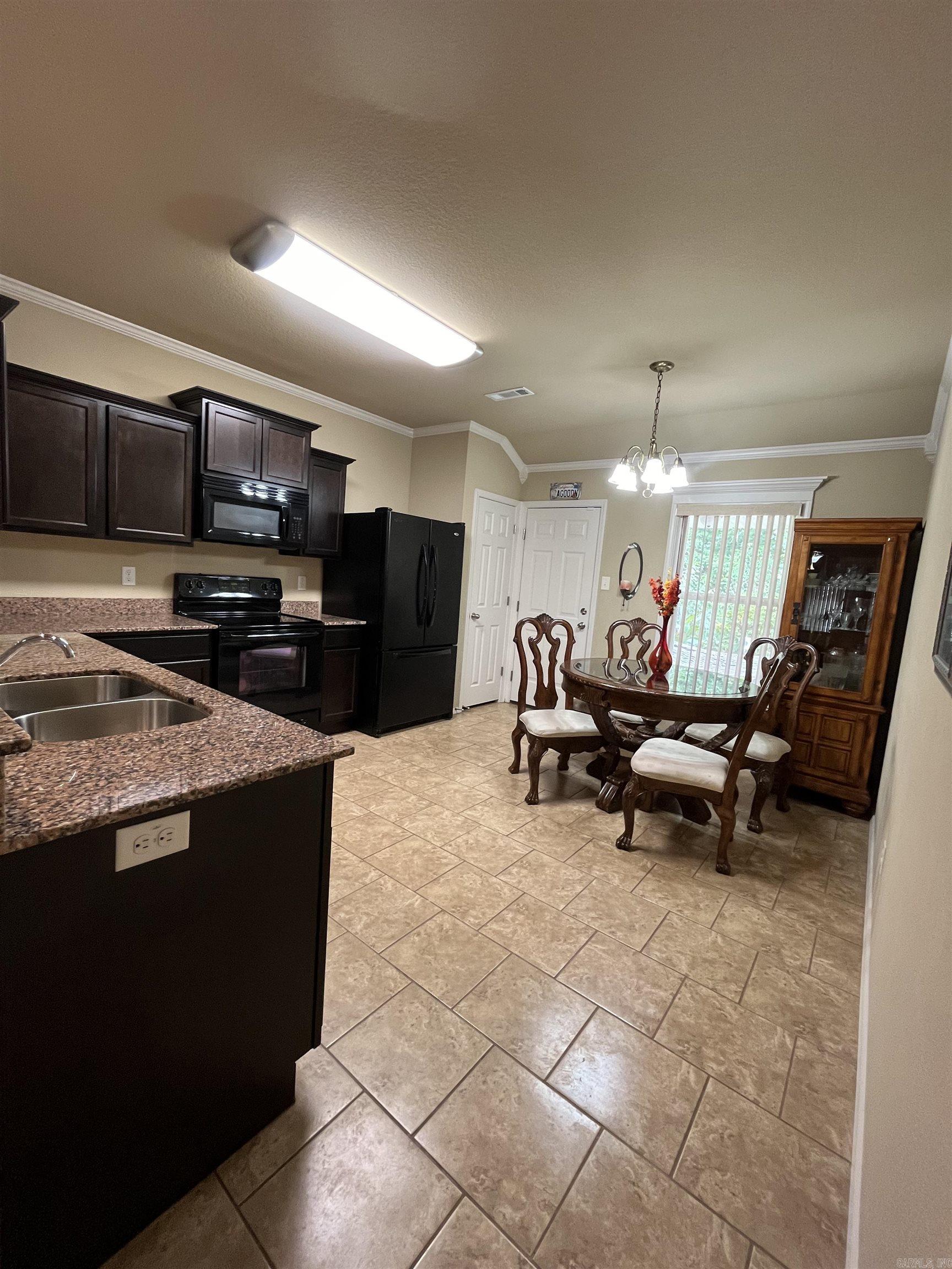 9112 Pleasant Valley Drive