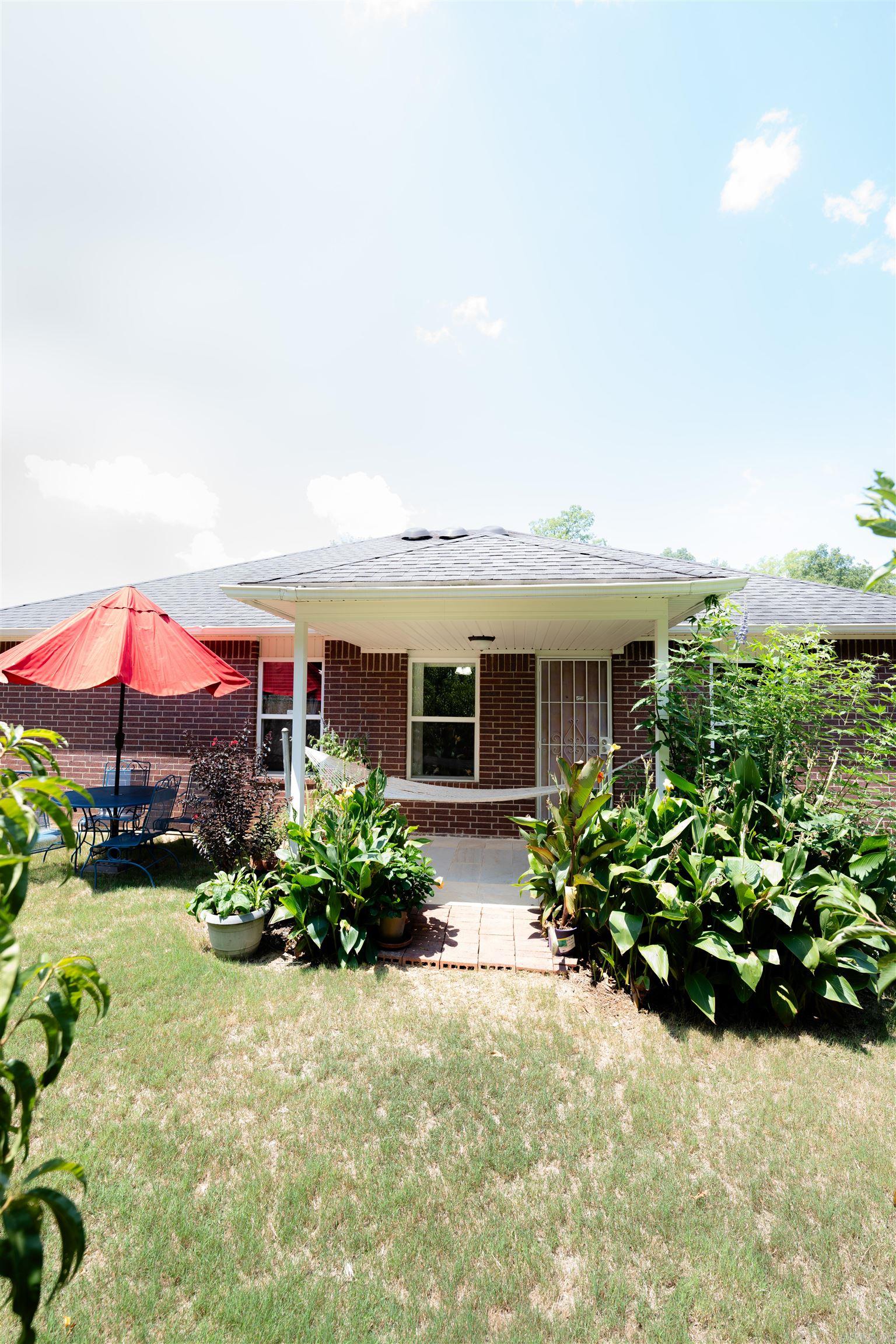 9112 Pleasant Valley Drive