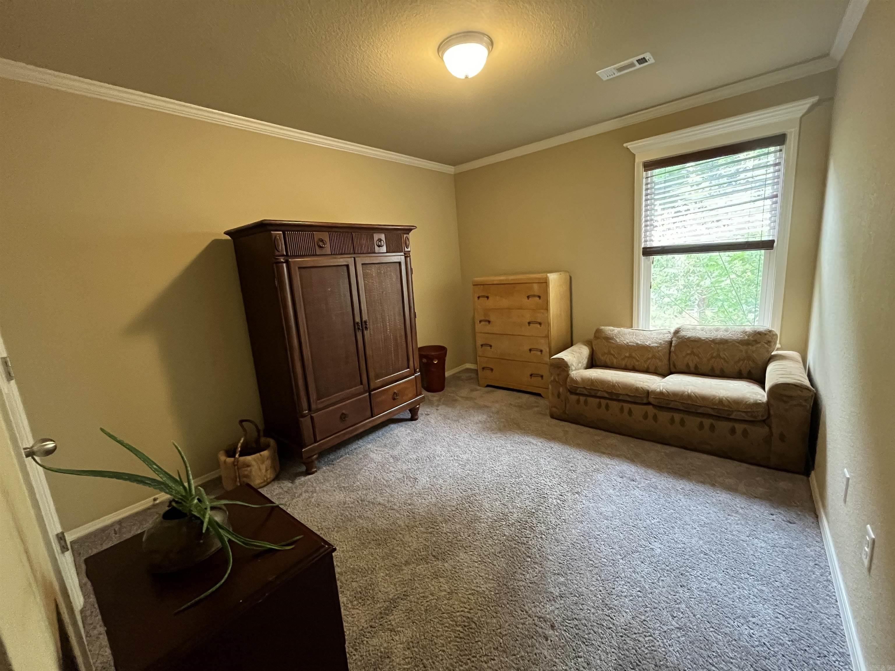 9112 Pleasant Valley Drive