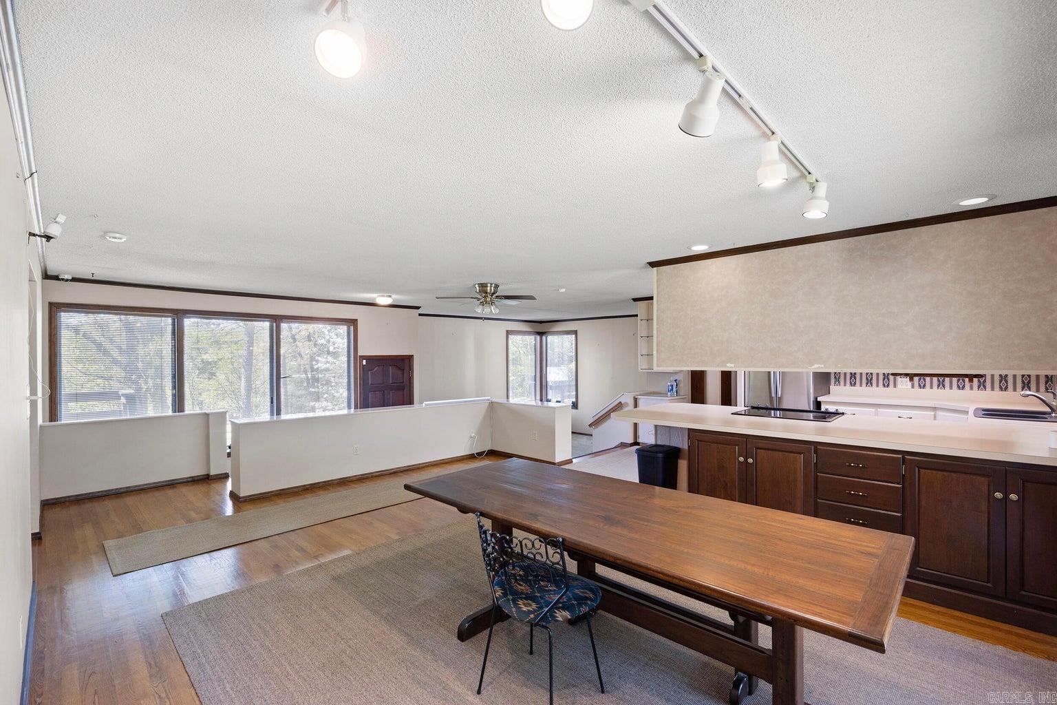 1282 Pleasant View Road