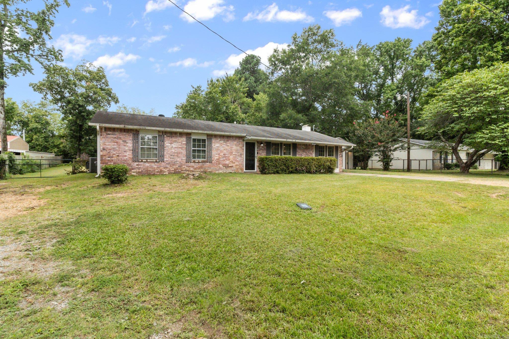 6195 Edgewood Dr