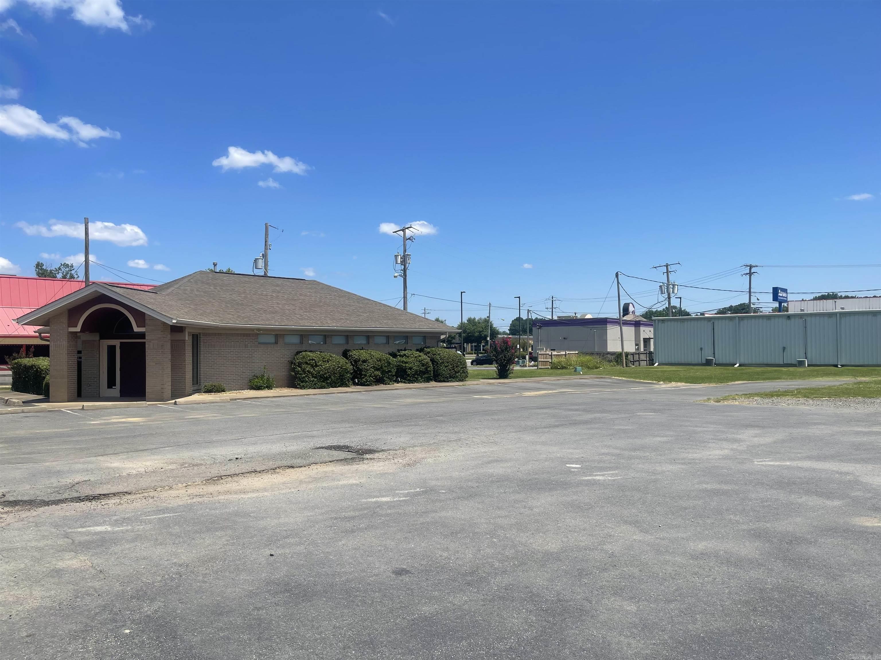 1715 T P WHITE Drive