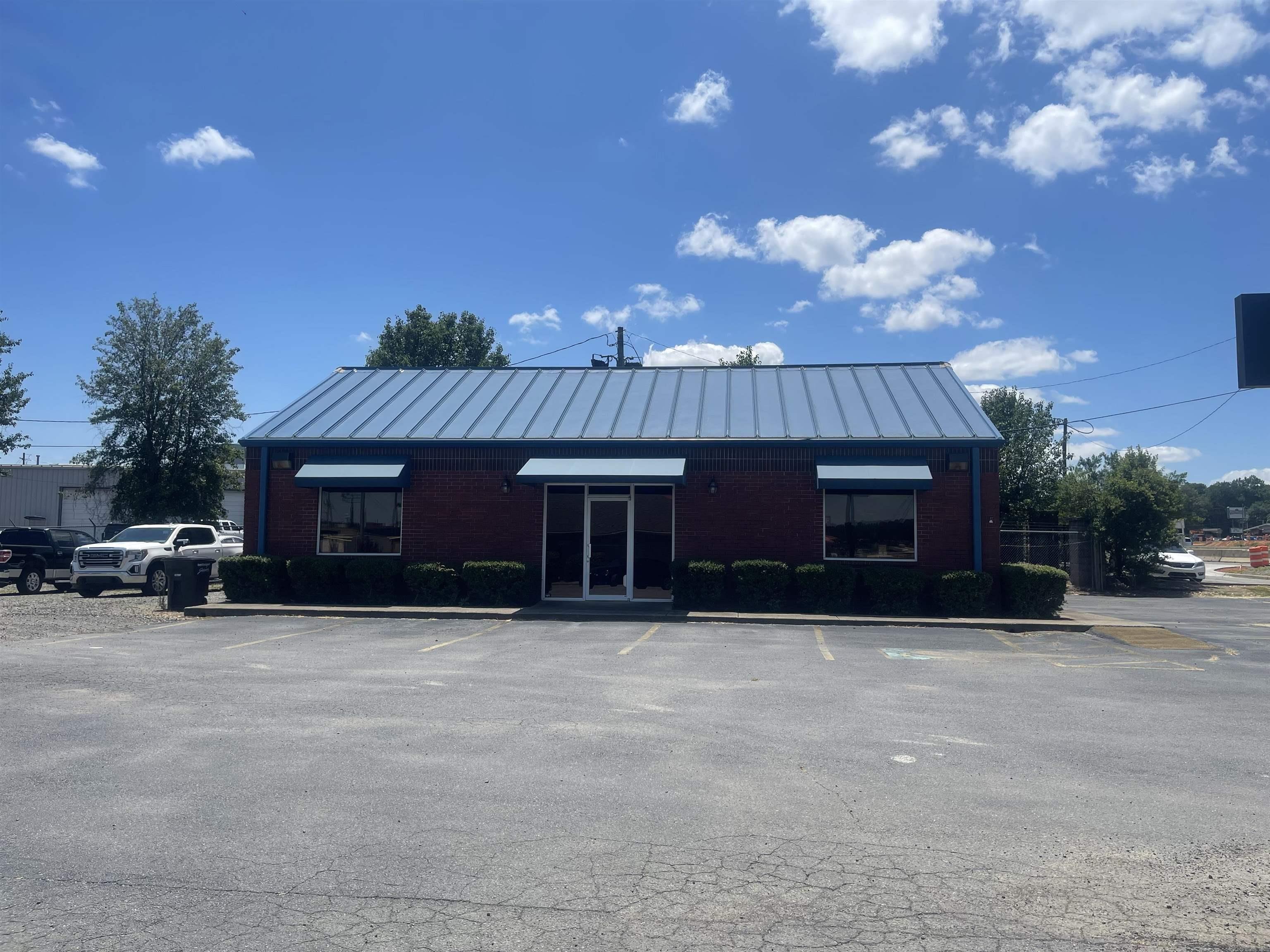 1715 T P WHITE Drive