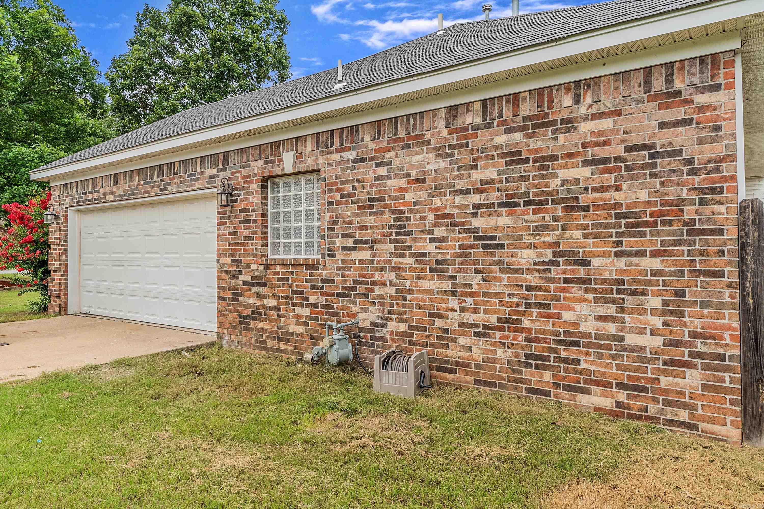 12 Garden Oaks Drive