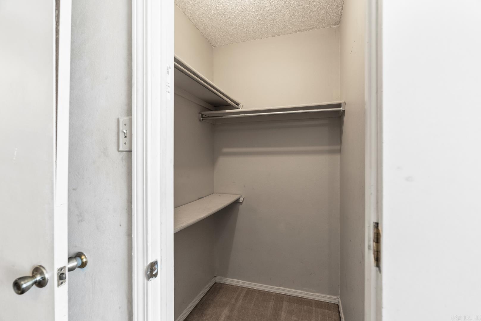 5 Oakridge Drive