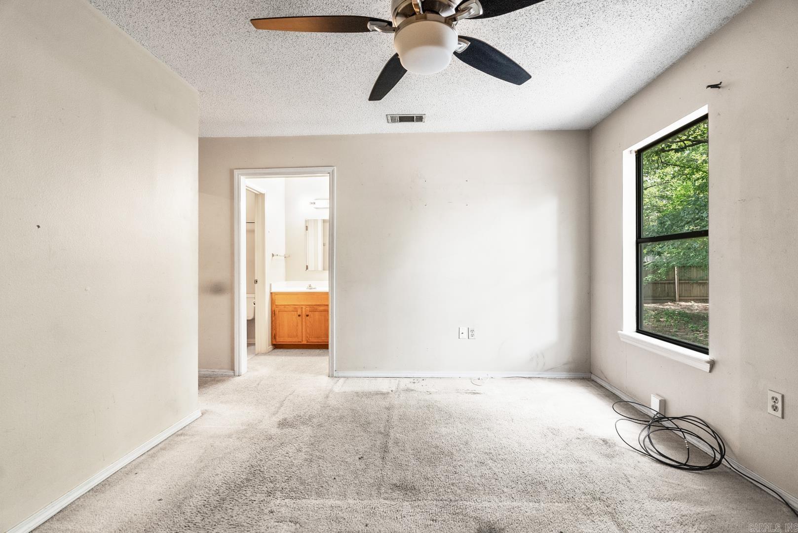 5 Oakridge Drive
