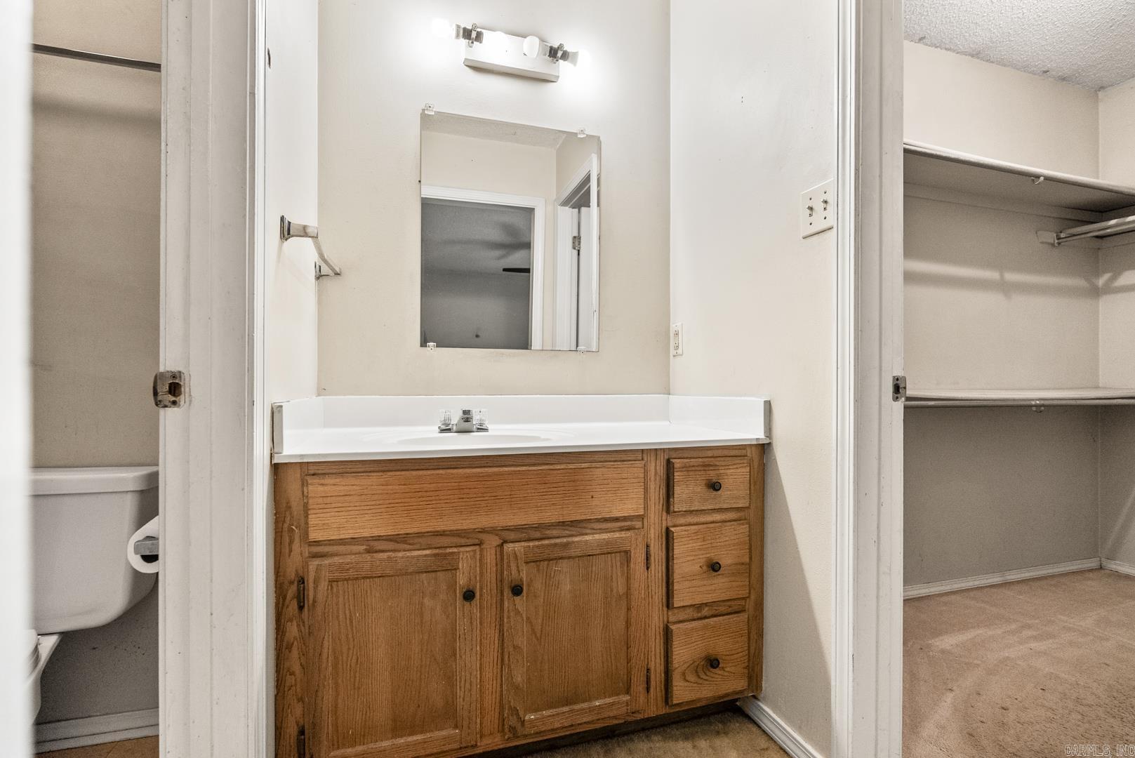 5 Oakridge Drive