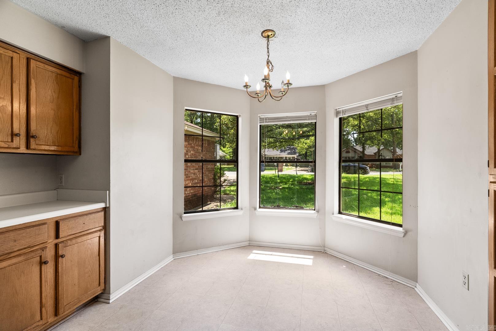 5 Oakridge Drive