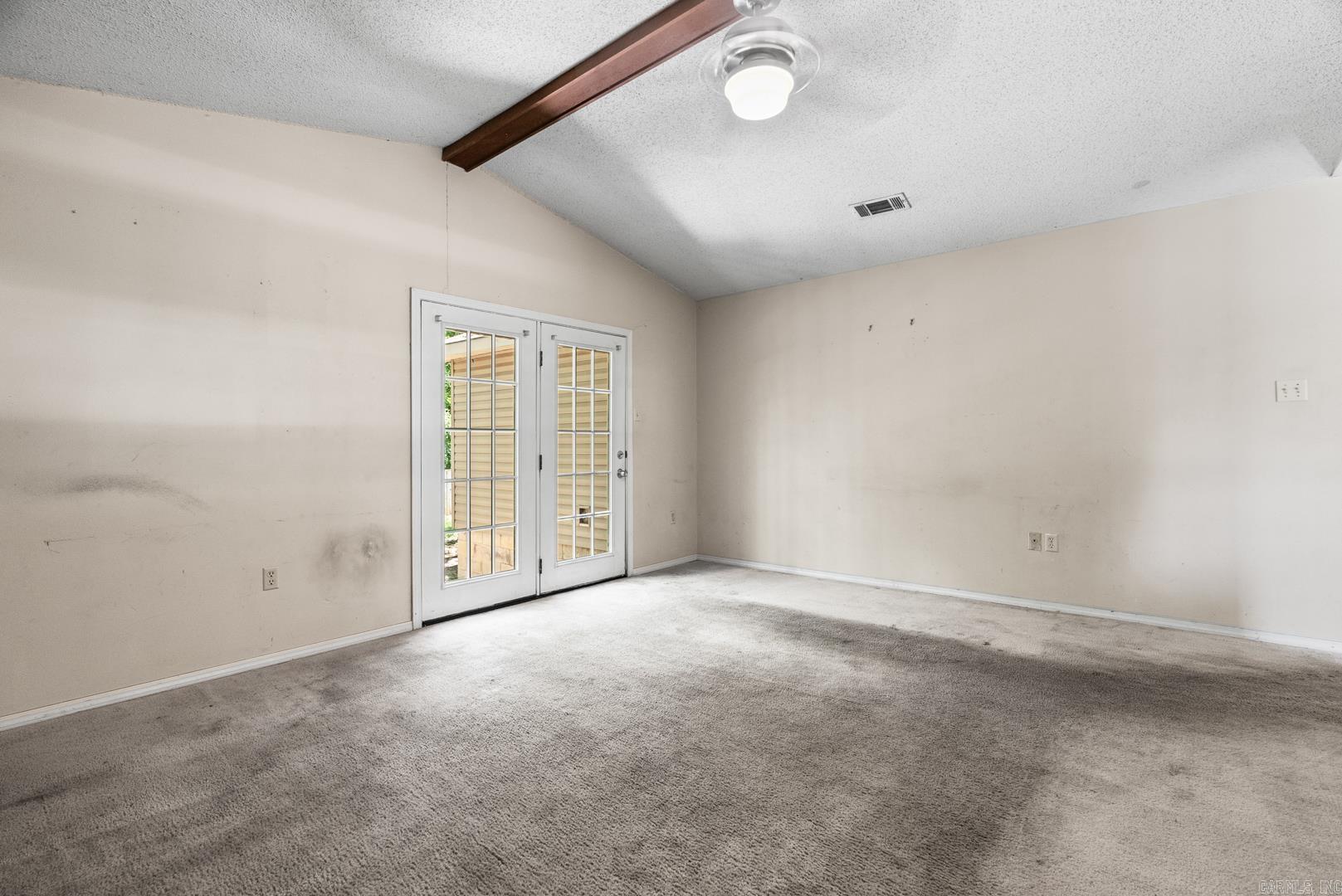 5 Oakridge Drive