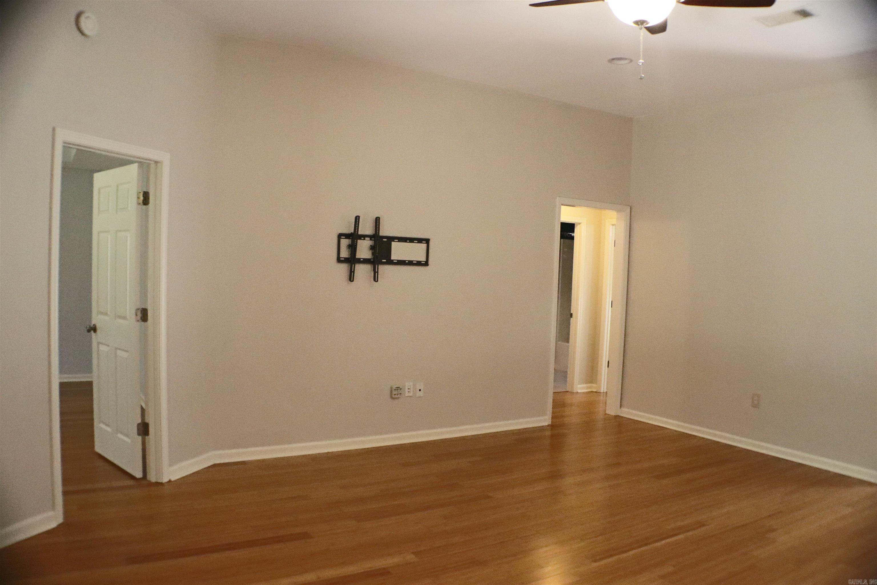 1406 Wild Rose Circle