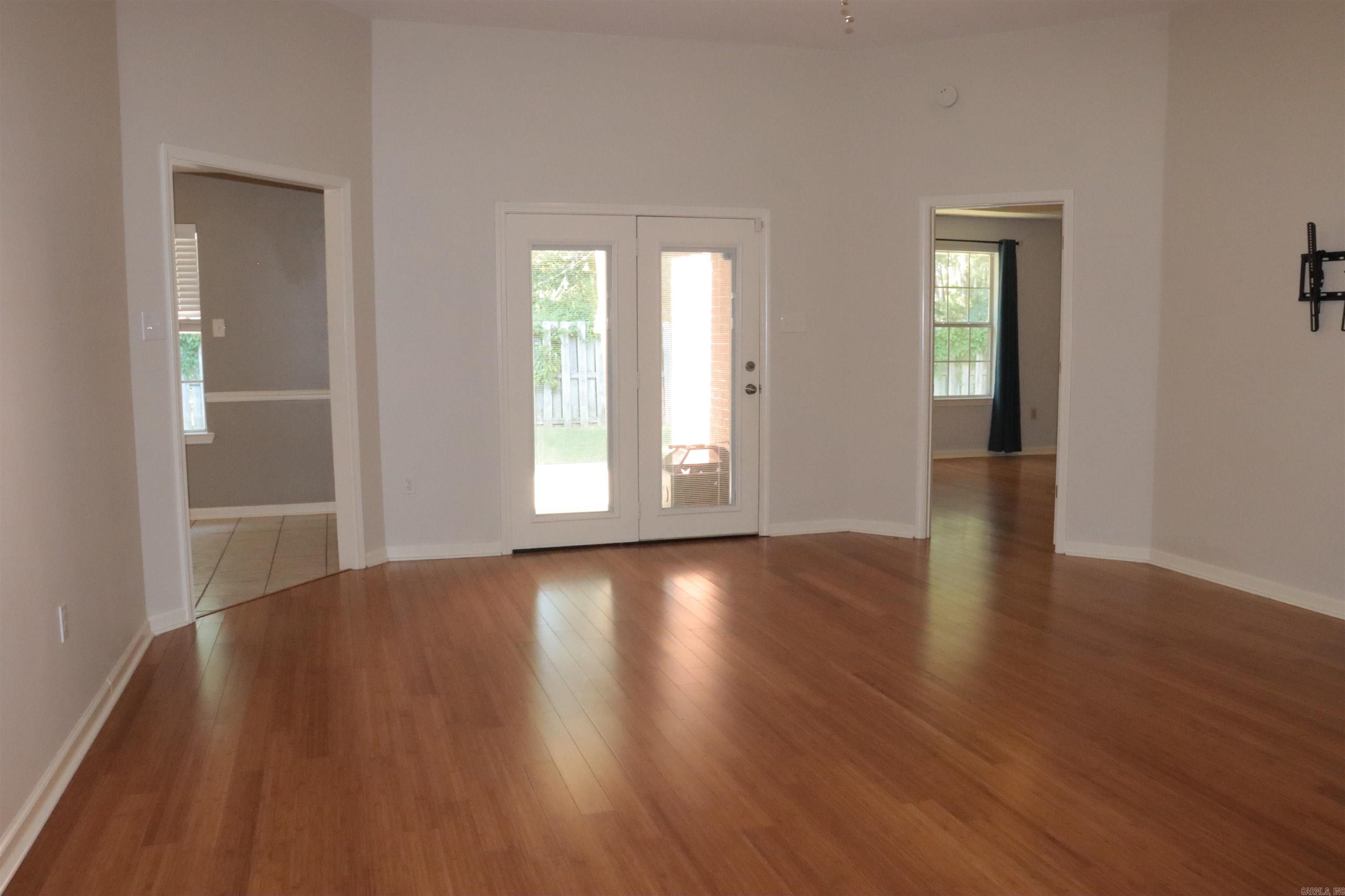 1406 Wild Rose Circle