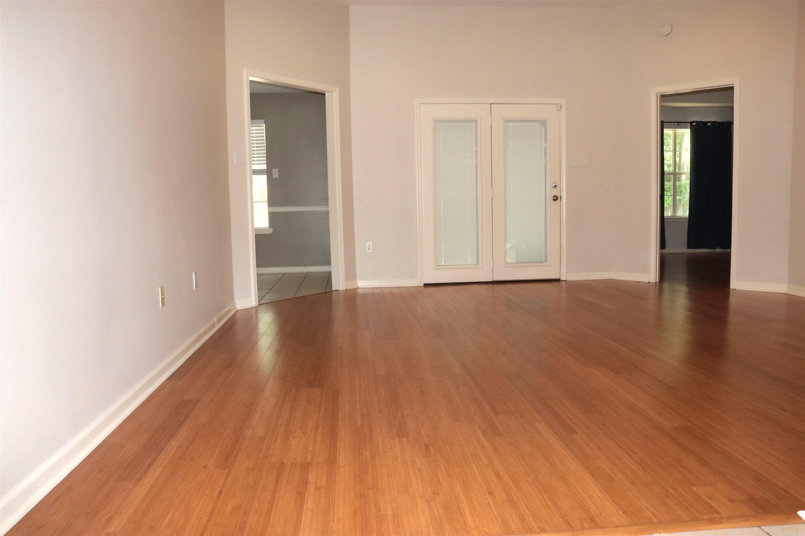 1406 Wild Rose Circle