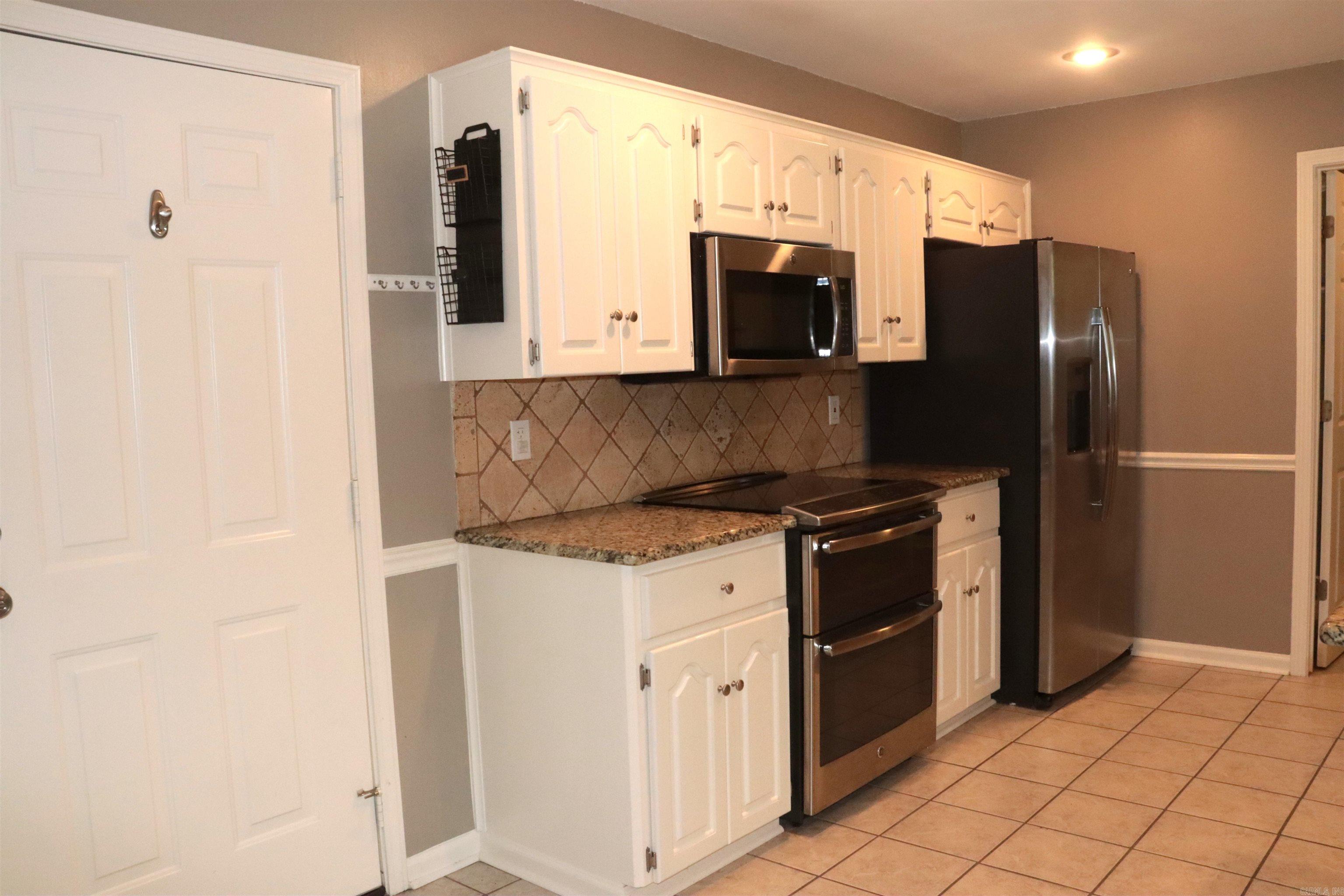 1406 Wild Rose Circle