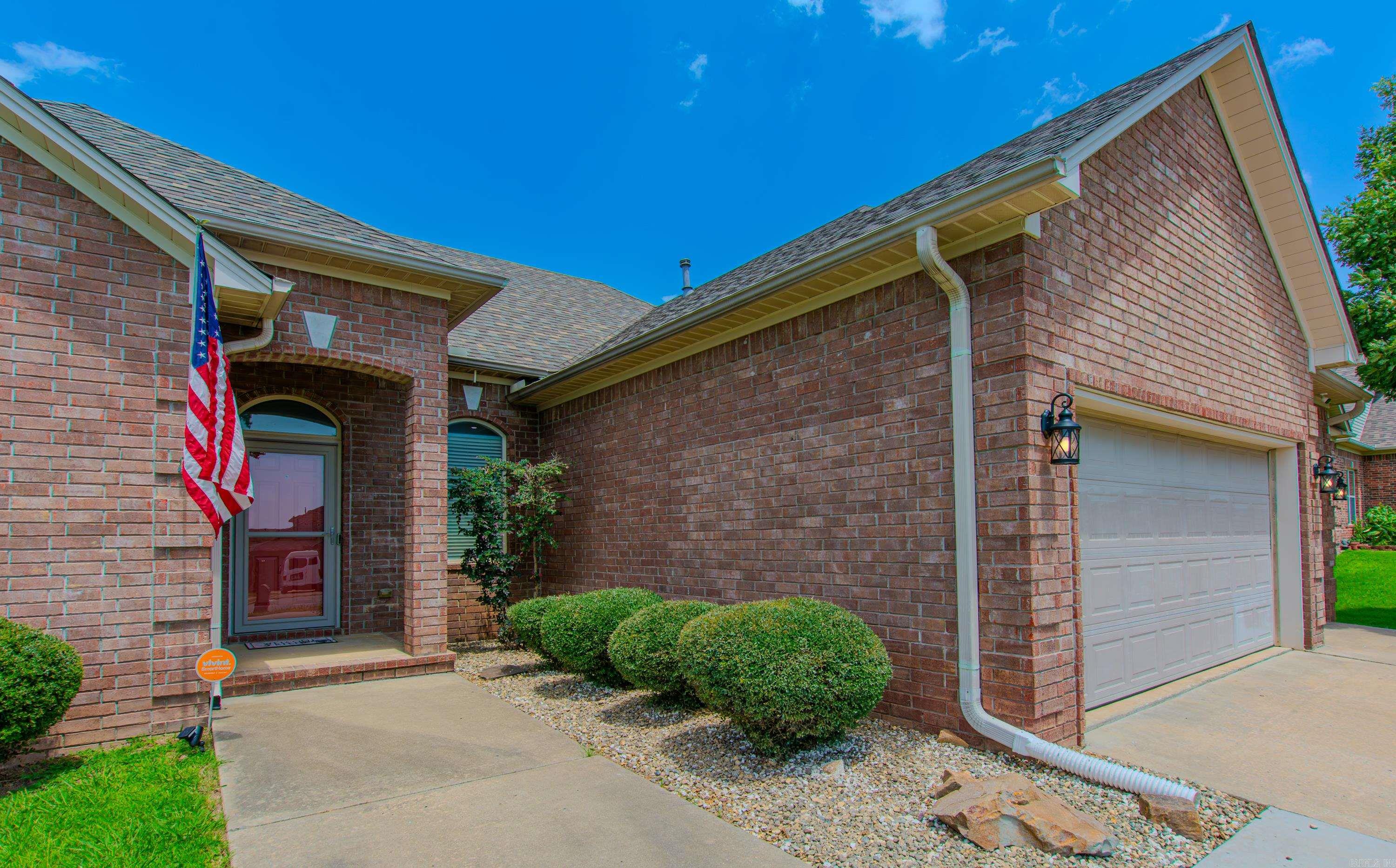 7104 Northlake Drive