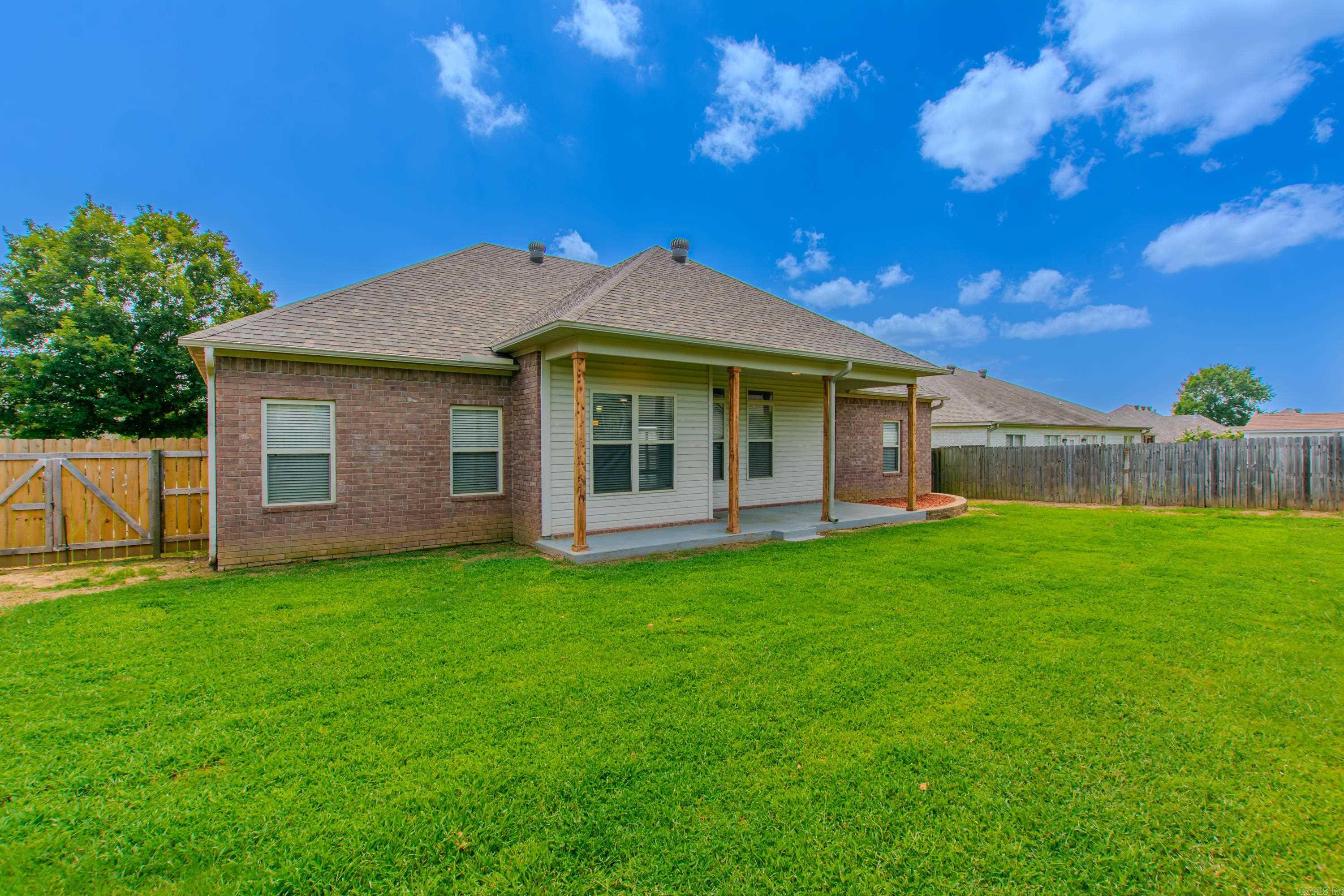 7104 Northlake Drive