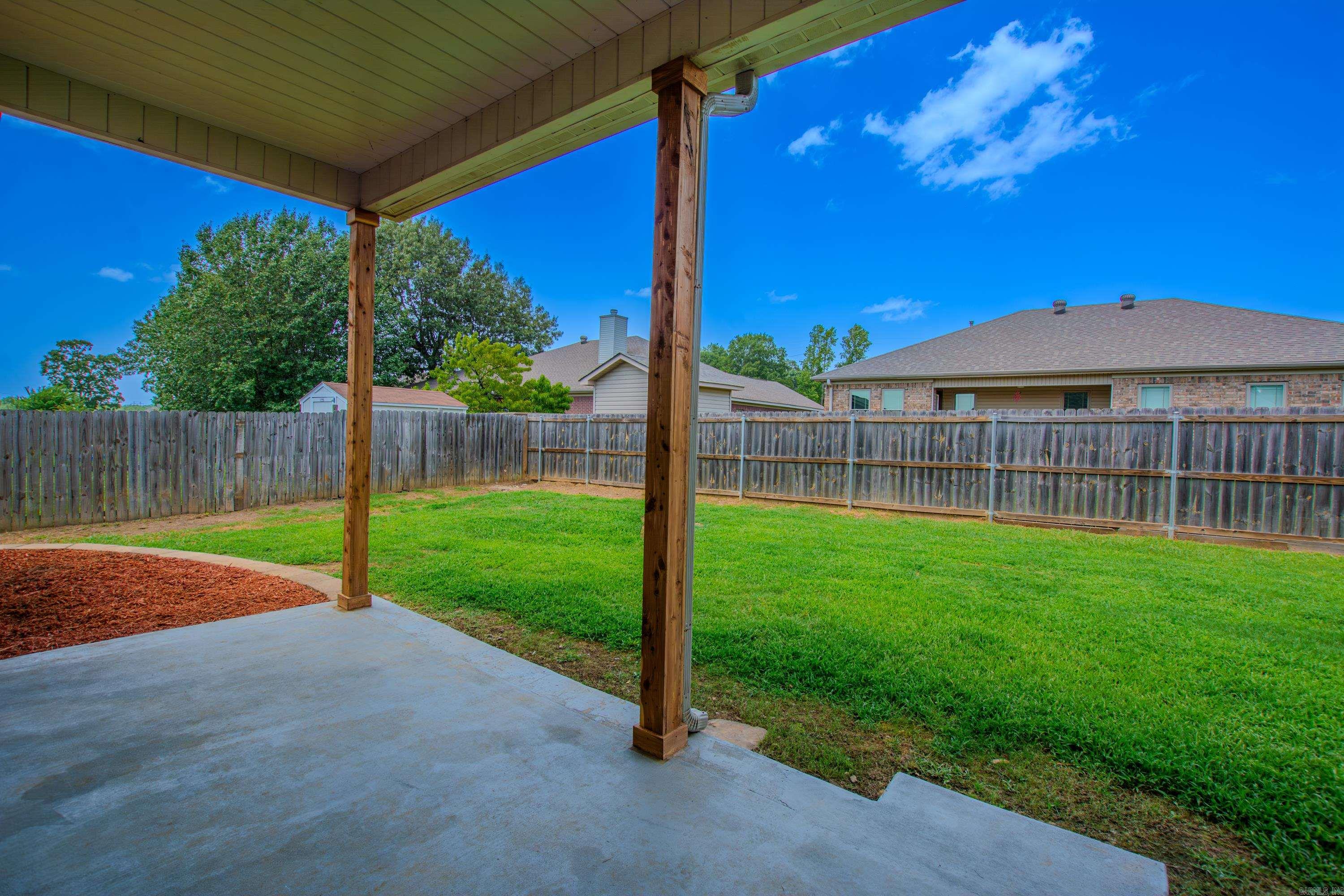 7104 Northlake Drive