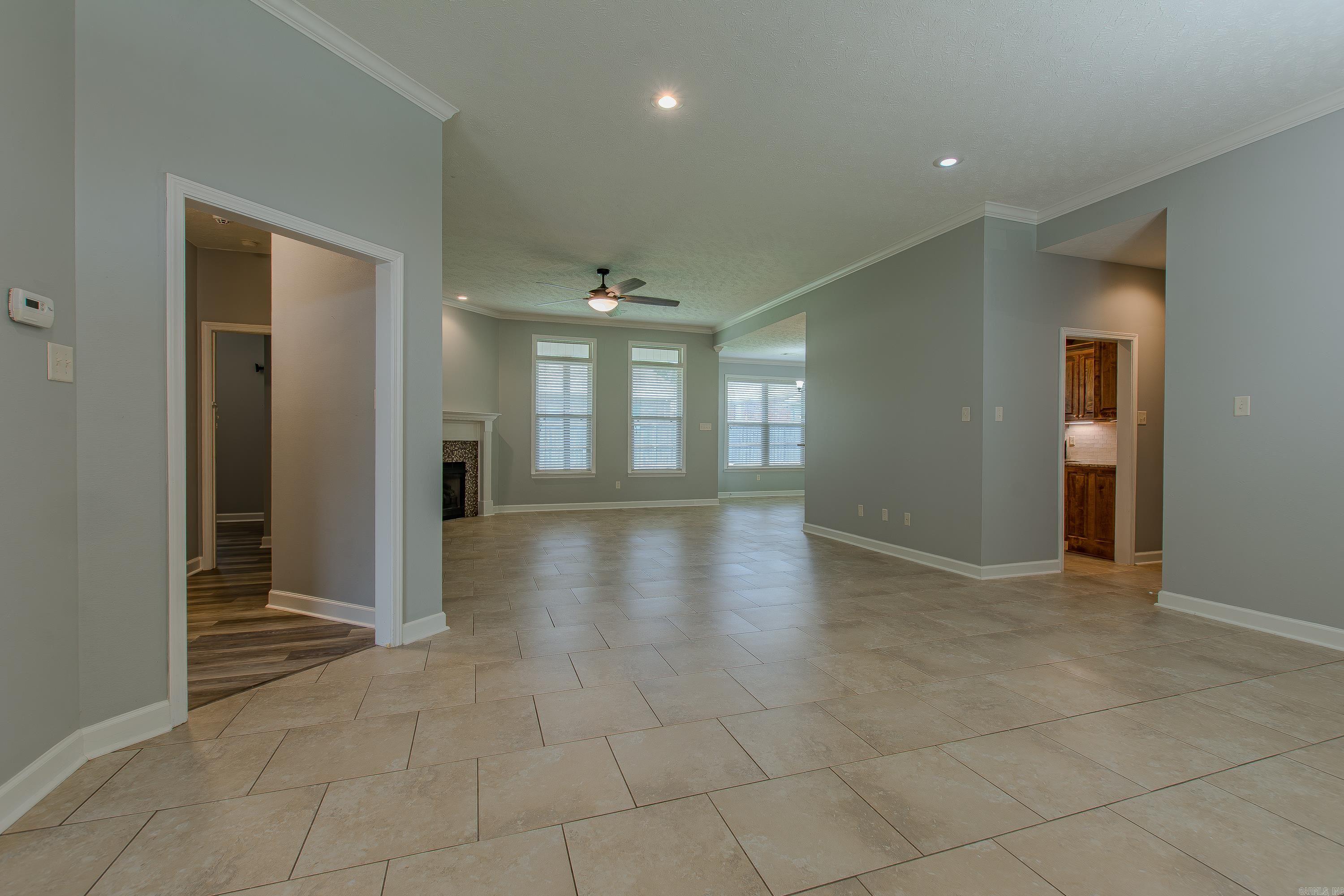7104 Northlake Drive