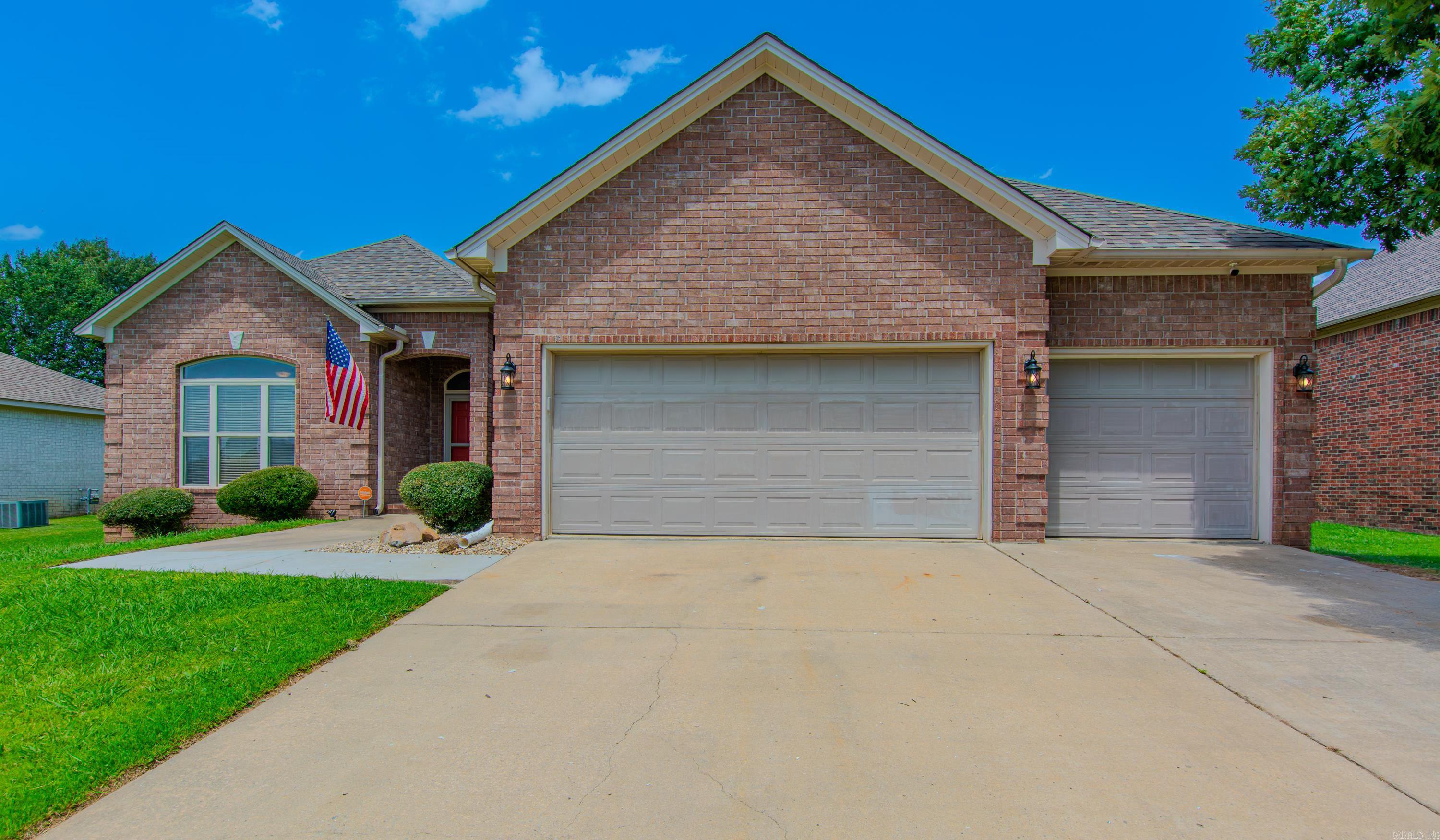 7104 Northlake Drive