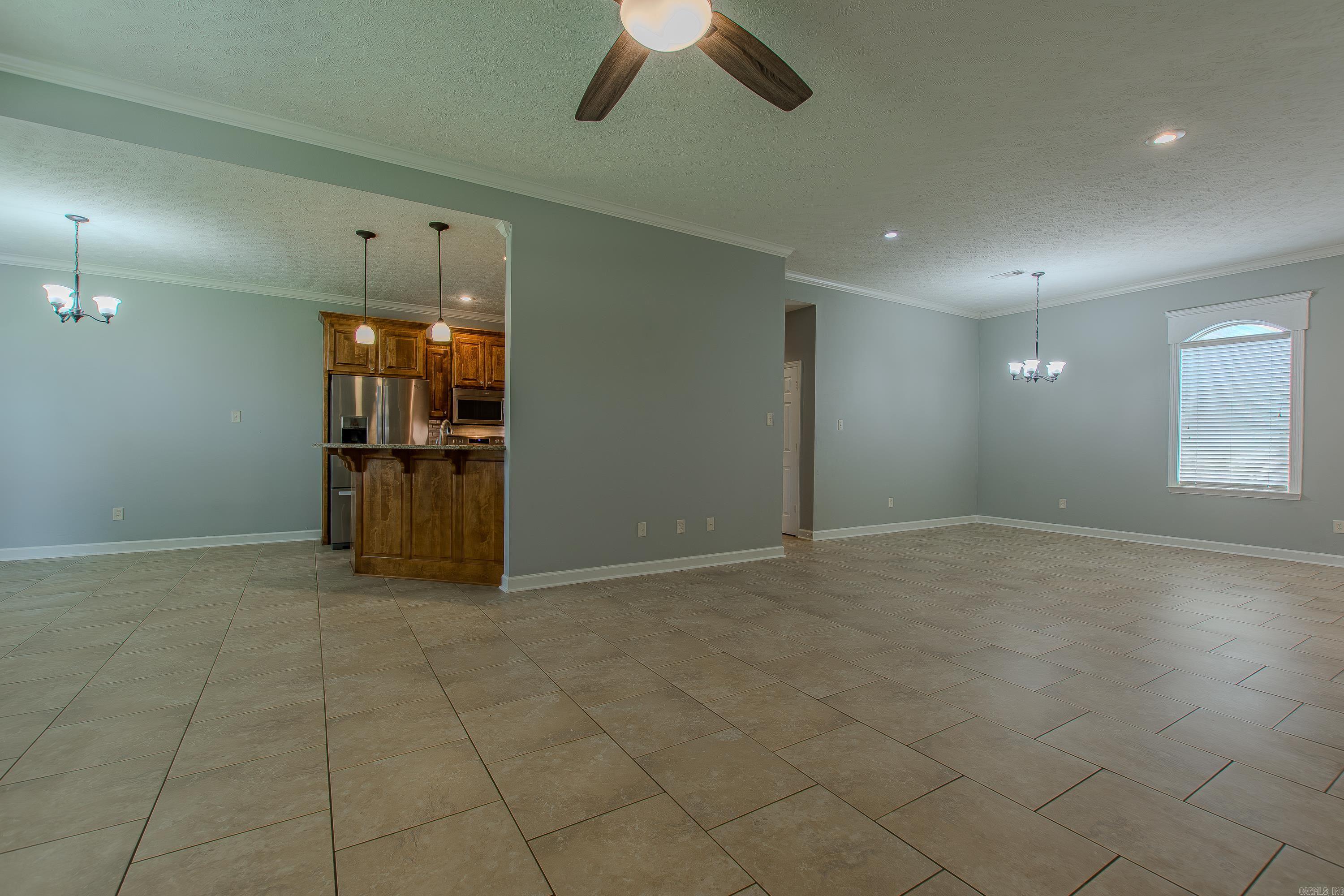7104 Northlake Drive