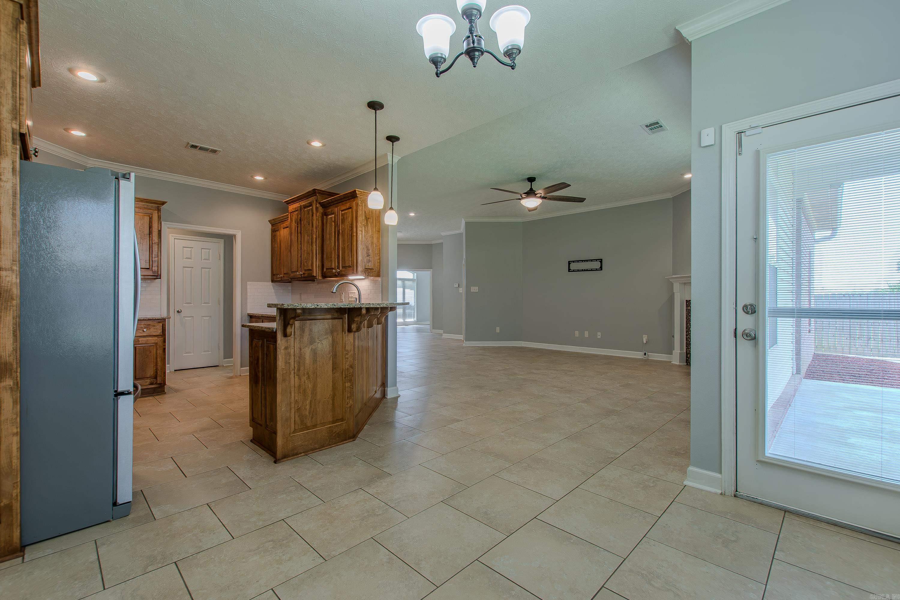 7104 Northlake Drive