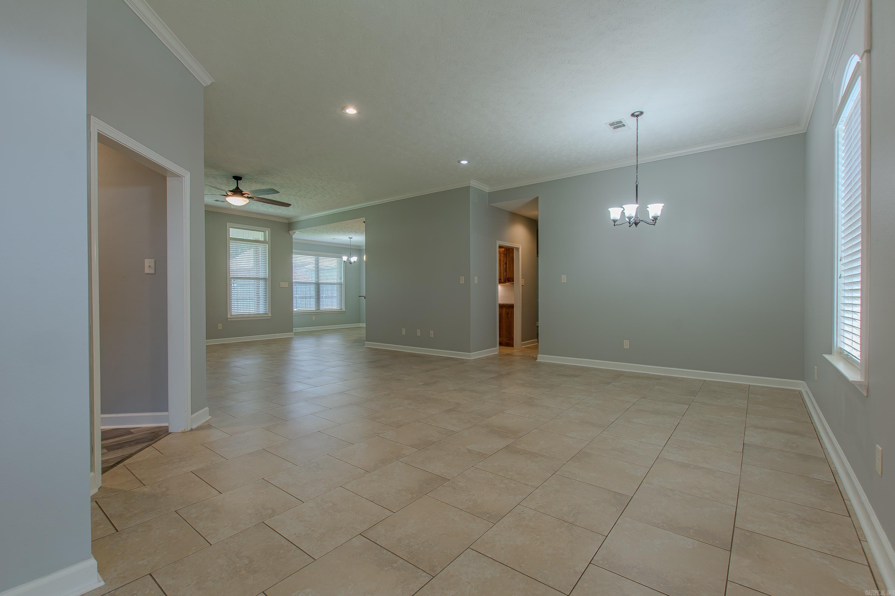 7104 Northlake Drive