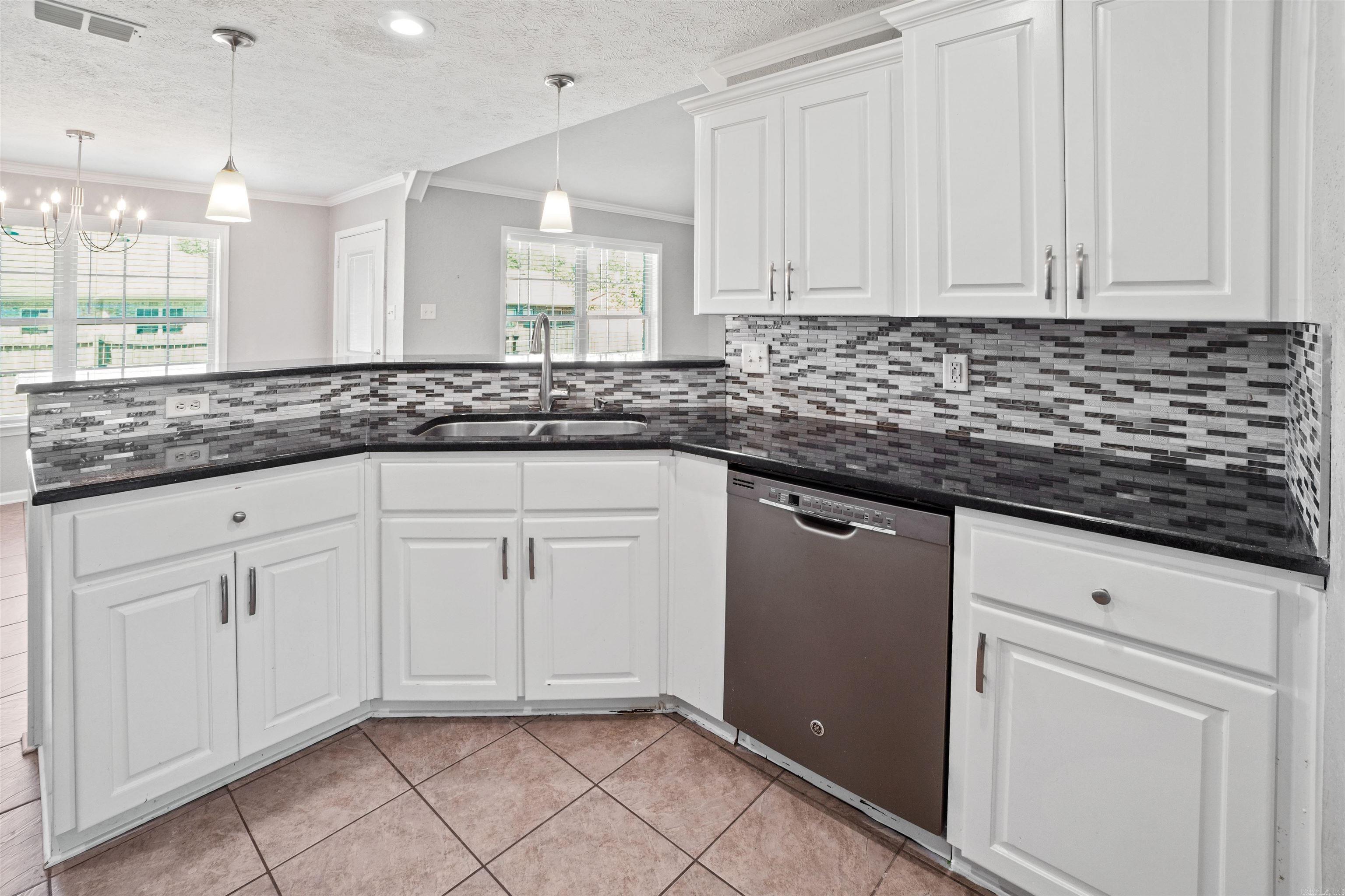 2411 Palisade Drive