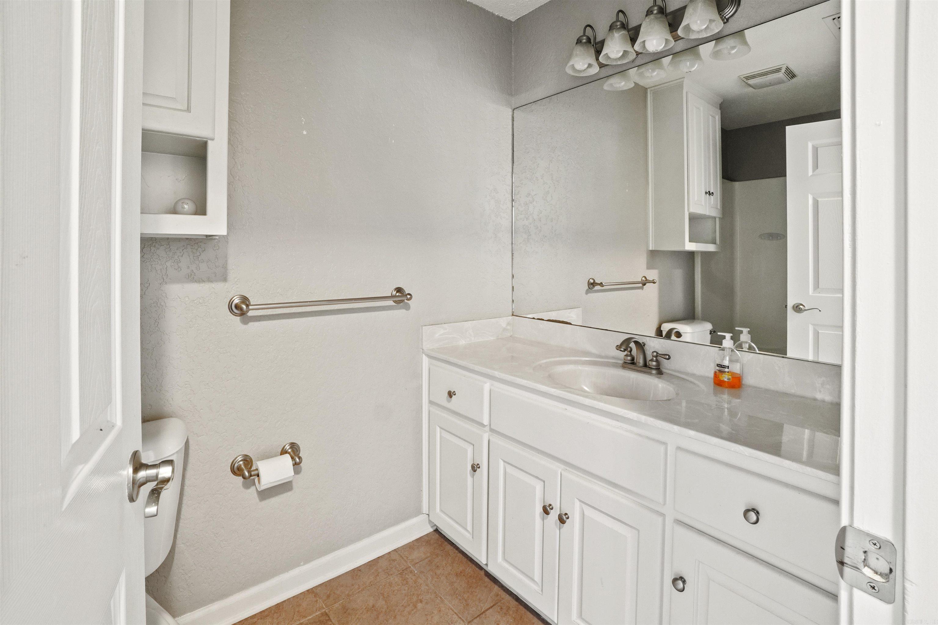 2411 Palisade Drive