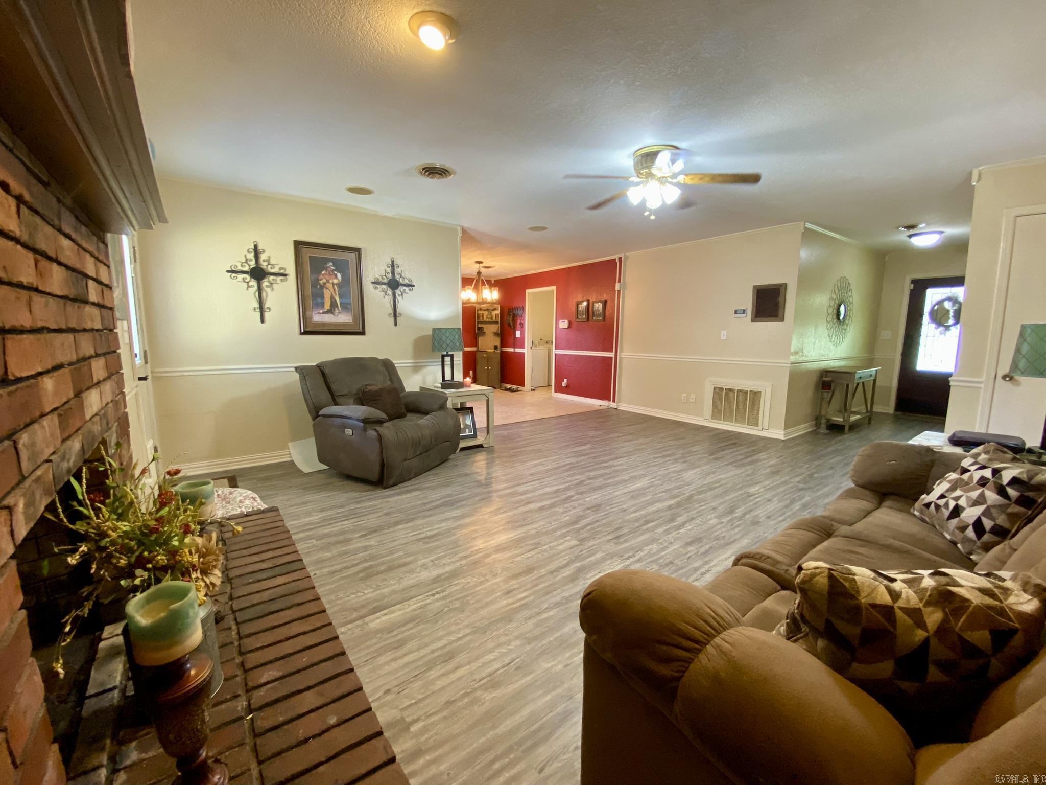 1105 S Laredo Avenue