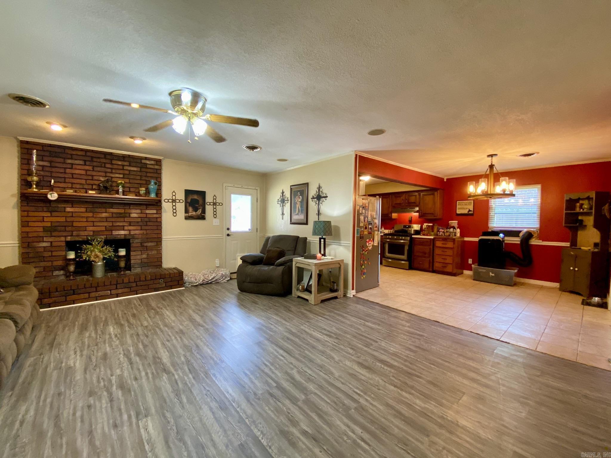 1105 S Laredo Avenue