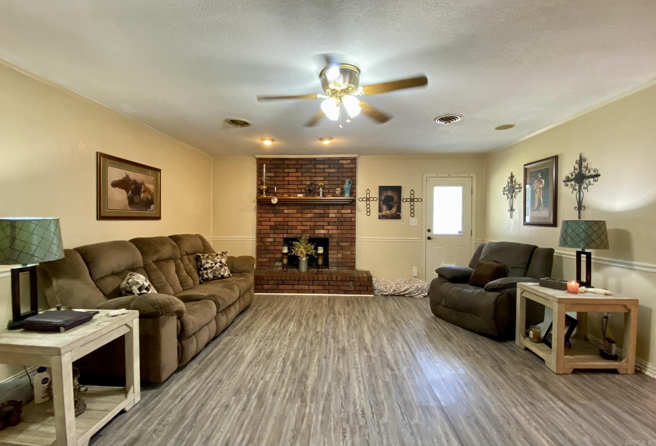 1105 S Laredo Avenue