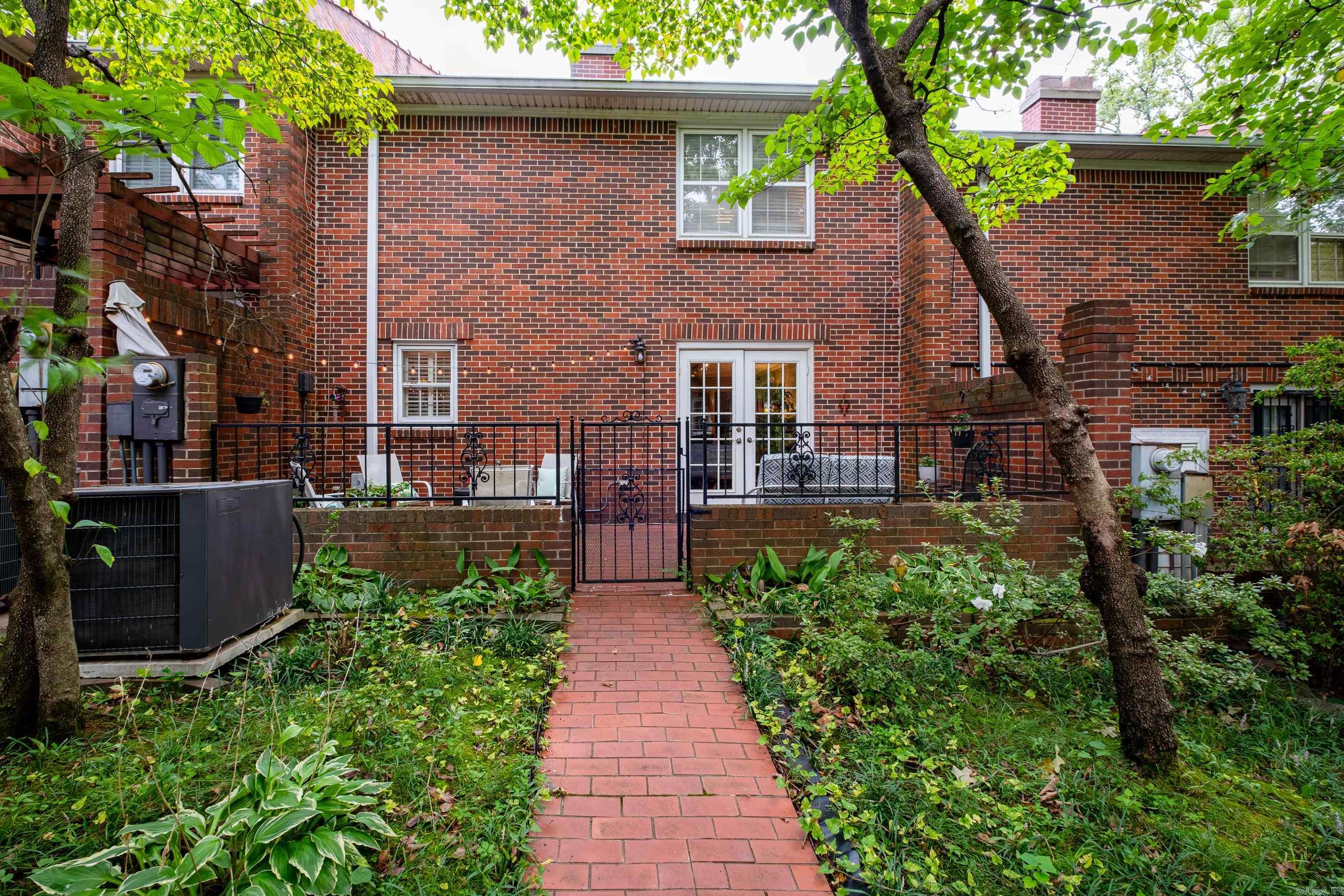 105 Cambridge Place Drive