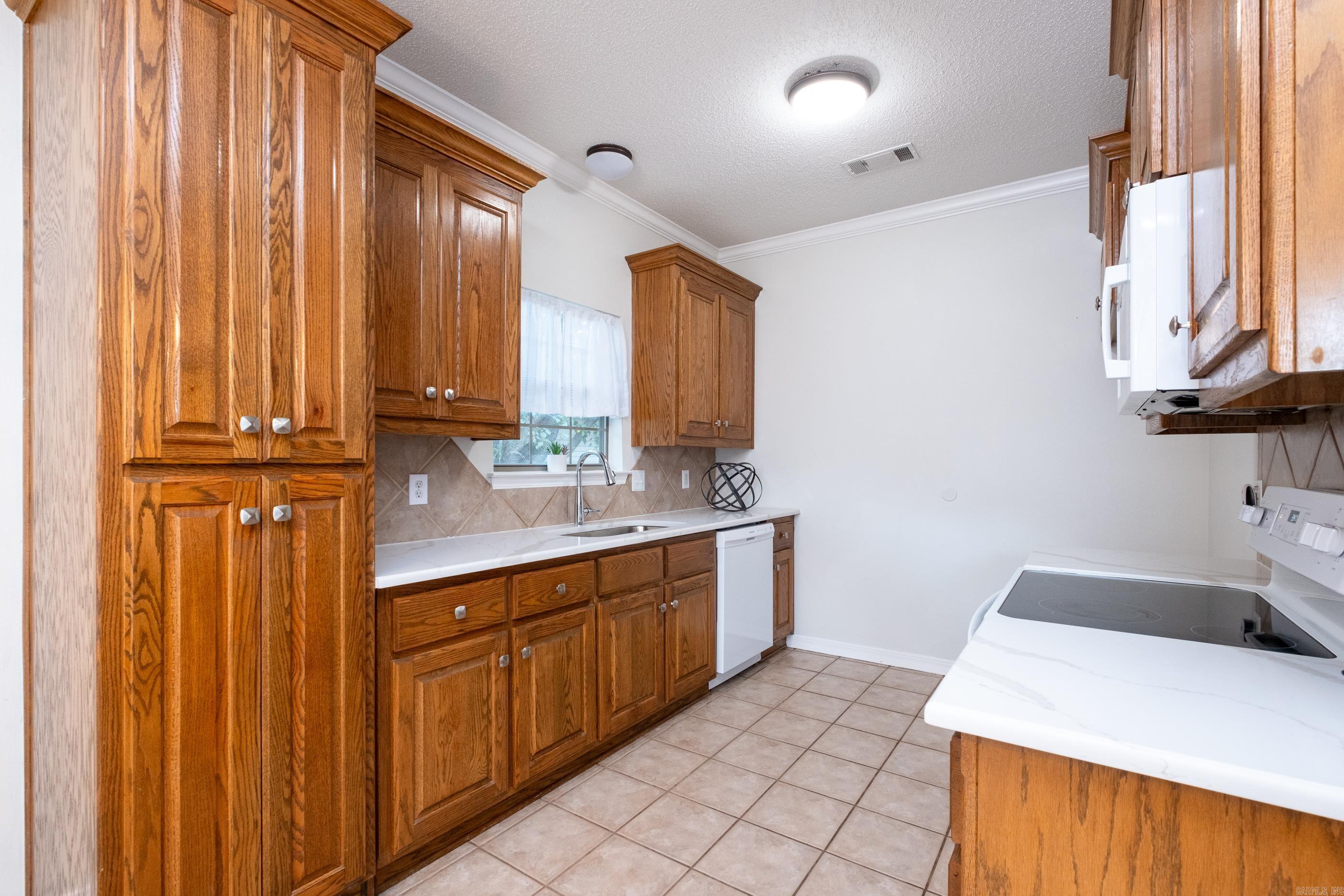 14 Westfield Circle
