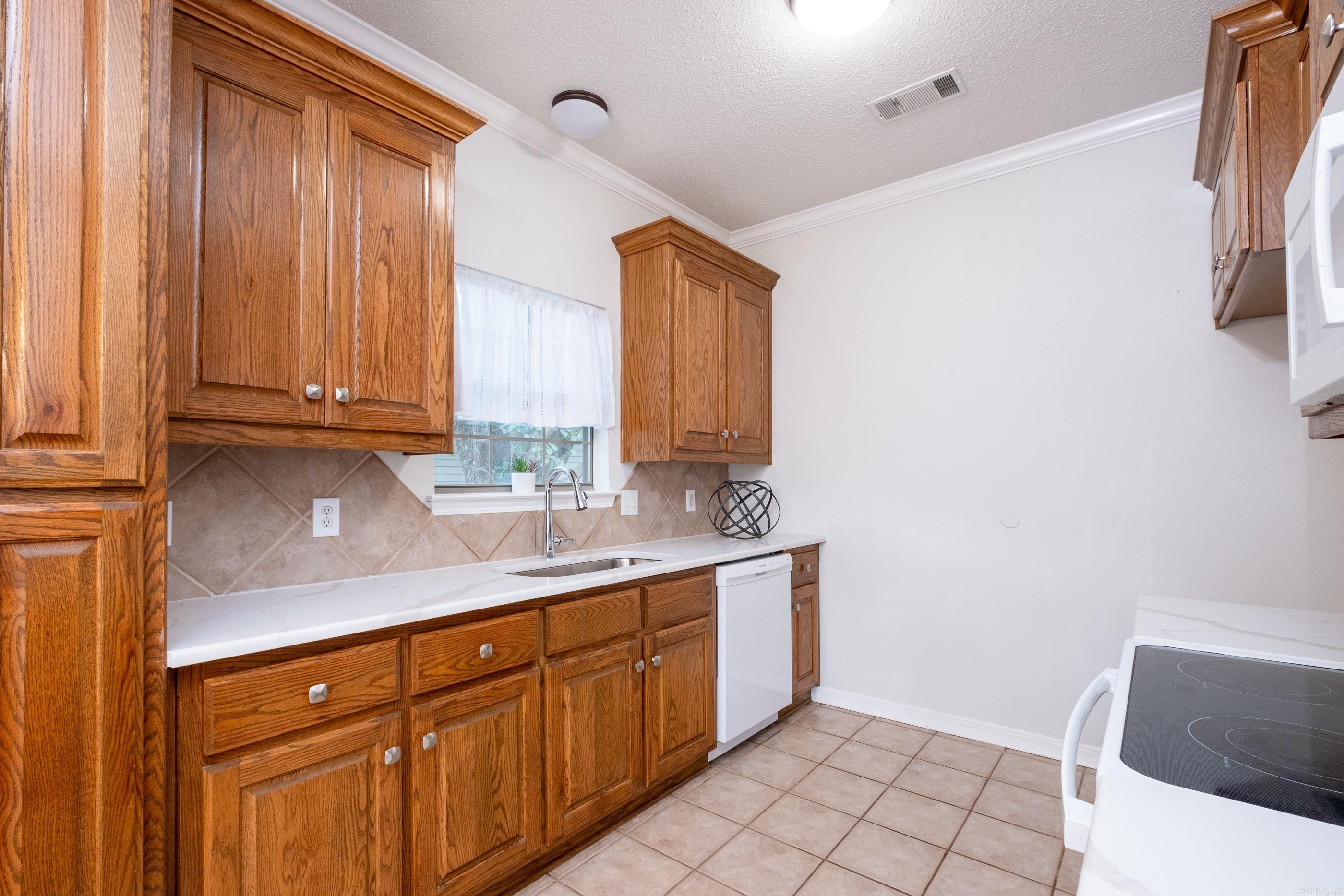 14 Westfield Circle