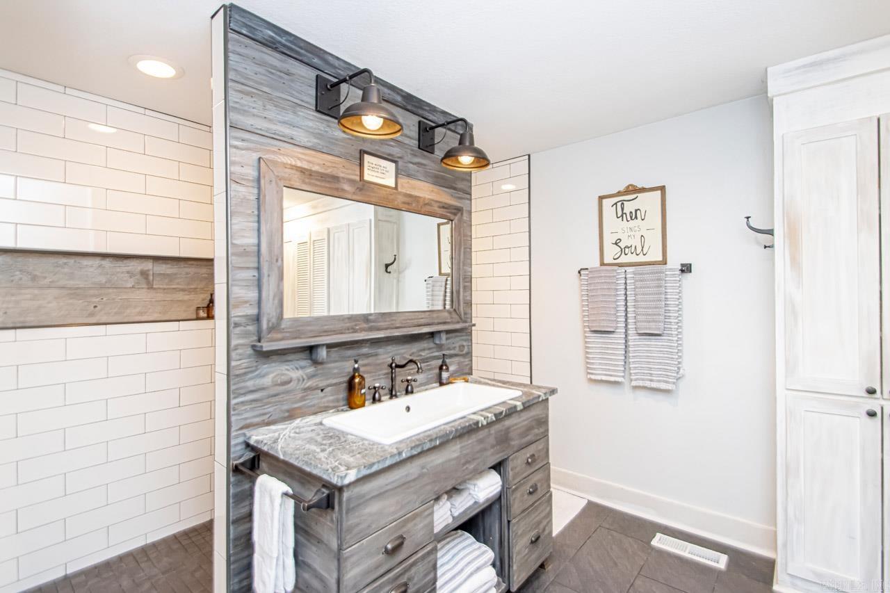 1030 Cambridge Circle