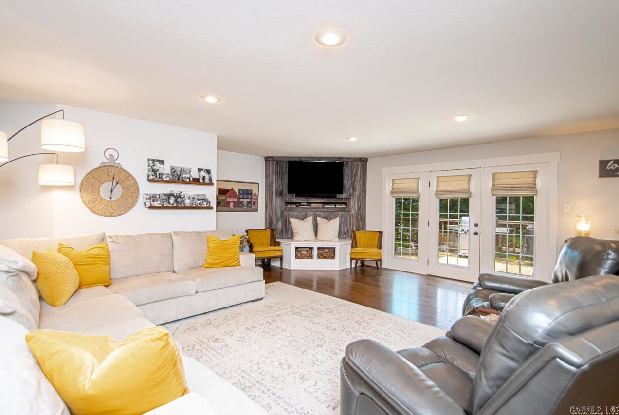 1030 Cambridge Circle