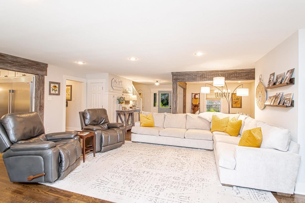 1030 Cambridge Circle